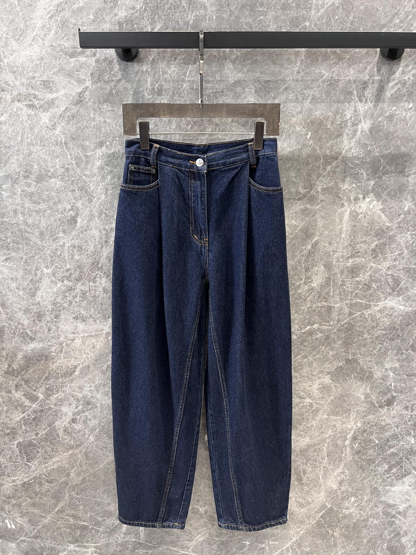High-Quality Women’s Suit with Unique Embroidery Logo and Free Jeans Offer