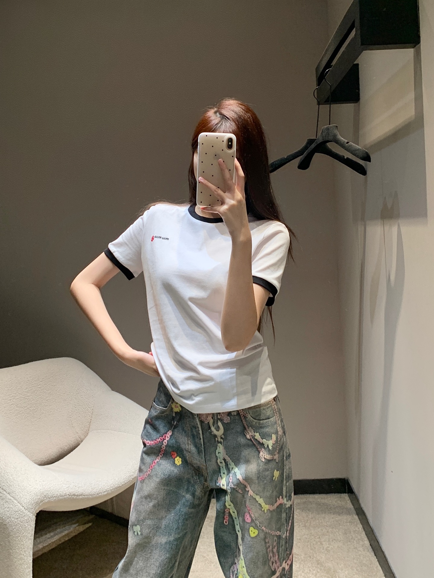 NO:326628,Batch Miumi* 25Ss early spring new style sailing embroidered round neck short-sleeved T-shirt丨Exclusive high-end production!  The close-fitting fabric is simple and yet high-end. It can easily make you look unique and amazing. It is simply perfect for girls of all figures. It shows the body proportions. The custom fabric is very comfortable and comfortable. It is simple and high-end and tasteful!  Sisters!  Bounce it all for me!  S/M/L, miumiu, T-shirt,tees, t-shirt,alexander wang19860909批 Miumi* 25Ss早春新款 帆船刺绣圆领短袖T恤丨独家高版出品！贴身不紧绷的面料、简约又不失高级感 轻轻松松就能让你颜值开挂独特且爆赞的裁剪设计 简直就是绝绝子适合各种身材的女孩 超级显身材比例 定制面料舒适度爆表简单高级又有品味！姐妹们！都给我冲！现货发售S/M/L,,miumiu,T-shirt,tees，t-shirt,alexander wang,Women's clothing
