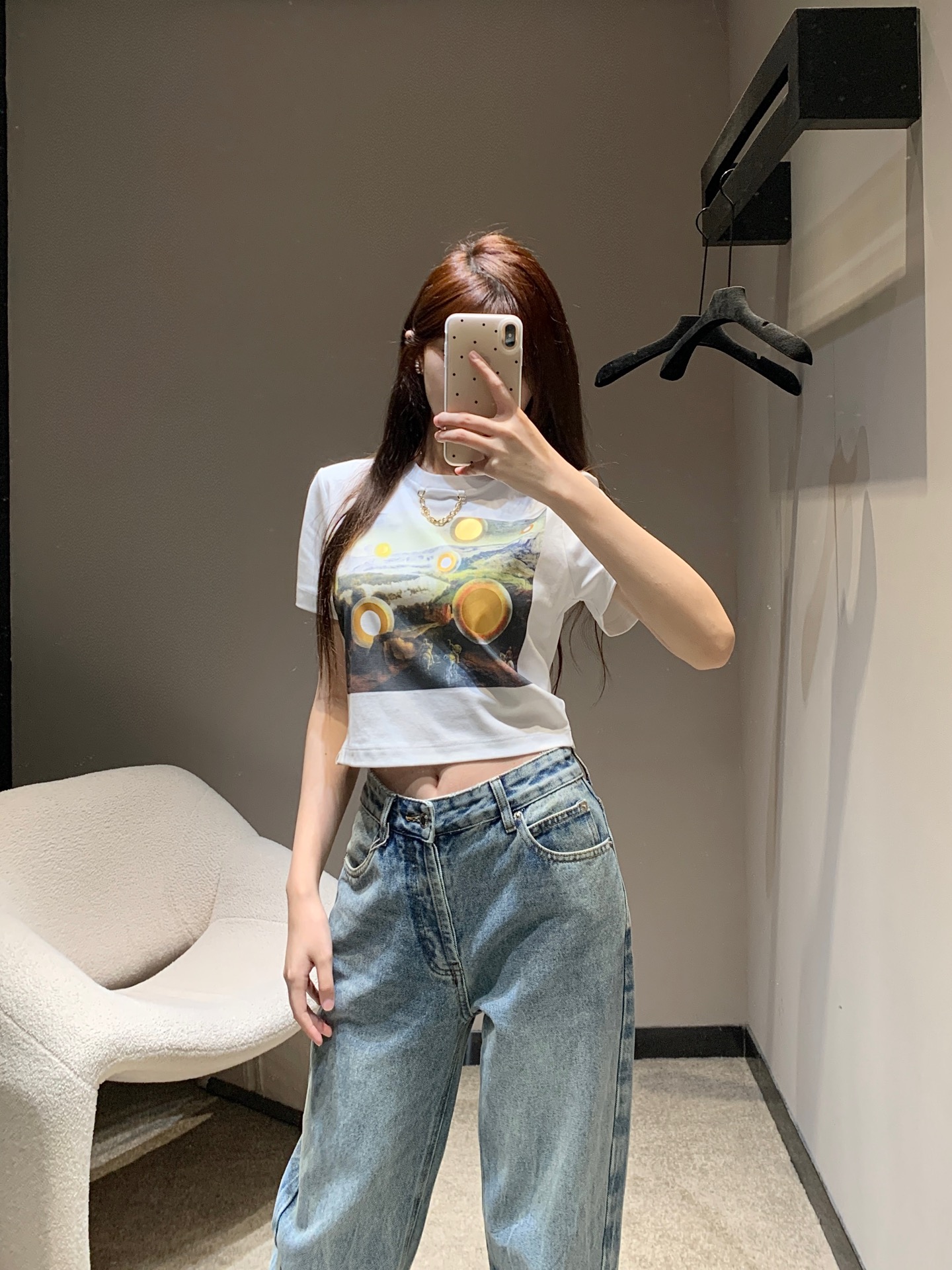 NO:326667,Louis Vuitto* 25Ss Spring and Summer New Style Painted Printed Chain Short Short Sleeve T-Shirt丨Exclusive High Edition Production!  Exquisite short version with huge slim upper body!  Ink printing decoration low-key luxury!  A must-have item for fashionable things unlocks all outfits!  Determine the quality of my home!  The fashionable and high-end classic style is versatile and not picky!  S/M/L, louis vuitton, T-shirt,tees, t-shirt,alexander wang19860909Louis Vuitto* 25Ss春夏新款 绘画印花链条短款短袖T恤丨独家高版出品！精致短版型上身巨显瘦！水墨印花装饰 低调奢华！时髦精必备单品解锁所有穿搭！认准我家品质！时髦又高级经典版型百搭不挑人！现货发售S/M/L,,louis vuitton,T-shirt,tees，t-shirt,alexander wang,Women's clothing