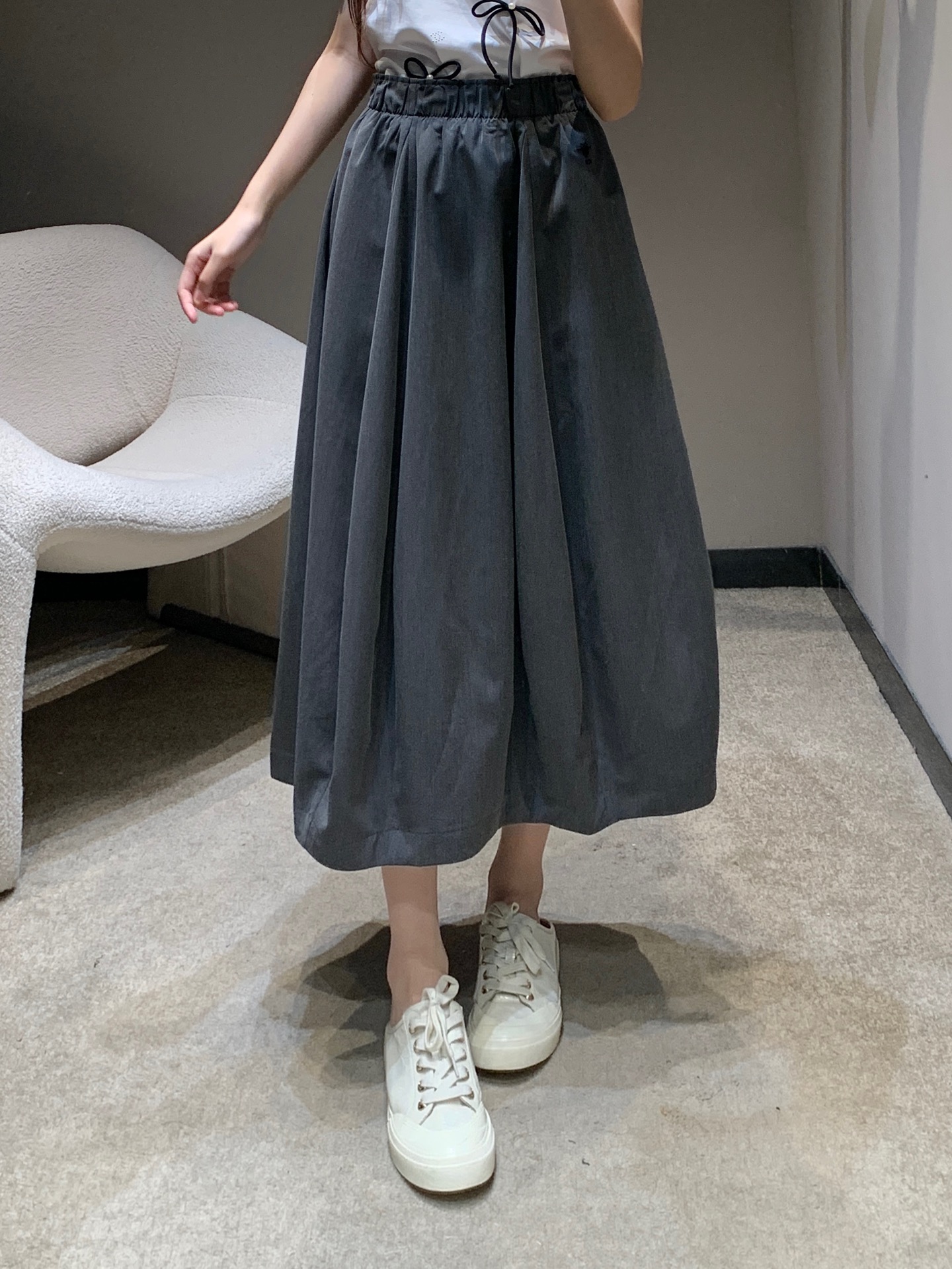 NO:319812,Dio* 25Ss early spring new style casual style elastic waist long skirt丨Exclusive high-end production!  Customized high-subscription twill fabric, upper body art and age-reducing, high-waisted large skirt, three-dimensional skirt, age-reducing, casual and versatile, length is also very relaxing, proportional, a definite college style, workmanship quality depends on details. S/M/L, dior, skirts, alexander wang is available in stock19860909批Dio* 25Ss早春新款 休闲风松紧腰长半裙丨独家高版出品！定制高支数斜纹面料 上身文艺减龄 高腰大裙摆 立体裙摆 减龄又休闲百搭 长度也很拉比例感 妥妥的学院风 做工品质看细节.现货发售S/M/L,,dior,skirts,alexander wang,Women's clothing