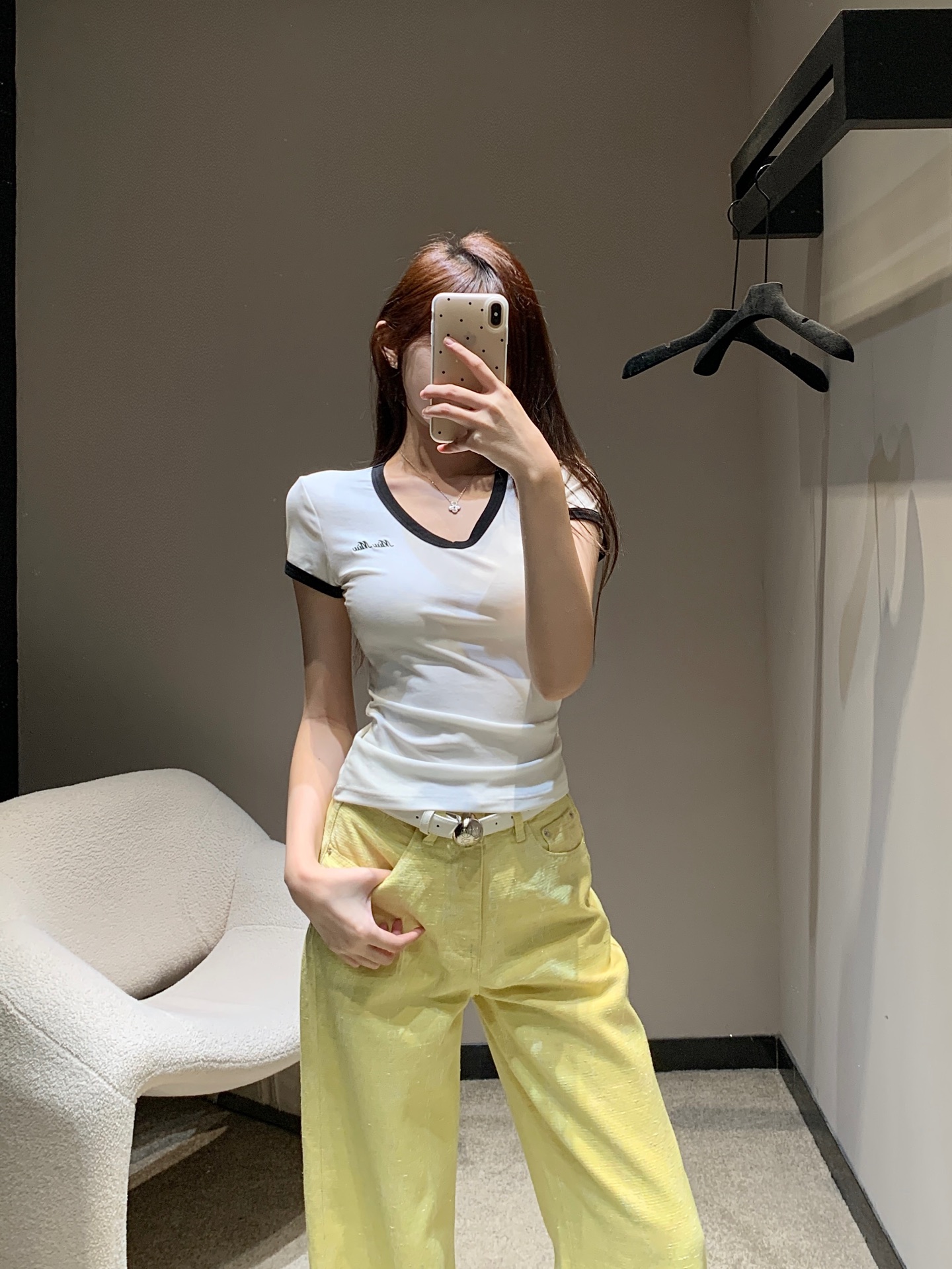 NO:319767,Batch Miu Mi* 25Ss spring and summer new products, short-sleeved T-shirts | Exclusive high-end production!  The exquisite upper body looks huge and slim!  Customized latest letters Low-key luxury!  A must-have item for fashionable things unlocks all outfits!  Determine the quality of my home!  Classic items are fashionable and high-end, and the classic style is versatile and not picky!  S/M/L, miumiu, T-shirt,tees, t-shirt,alexander wang19860909批 Miu Mi* 25Ss春夏新品 短袖T恤丨独家高版出品！精致版型上身巨显瘦！定制最新字母 低调奢华！时髦精必备单品解锁所有穿搭！认准我家品质！经典单品时髦又高级 经典版型百搭不挑人！现货发售S/M/L,,miumiu,T-shirt,tees，t-shirt,alexander wang,Women's clothing