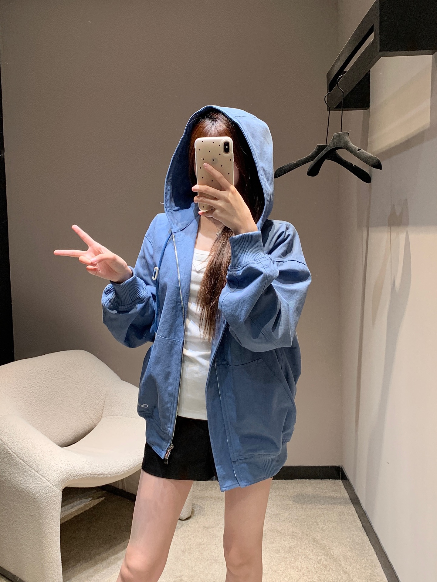 NO:319788,Batch Dior*25Ss early spring new style hooded zipper jacket | Exclusive high-end version!  Brand letter embroidery on the back of the lower left corner Hooded drawstring design Cardigan zipper Double pocket design on both sides Elastic edges Loose style Daily versatile style Men and women Same style S/M/L, Dior, Jackets & coats, Jackets & coats, Hats, Alexander wang19860909批 Dior*25Ss早春新款 连帽拉链外套夹克丨独家高版本出品！左下角后背品牌字母刺绣 连帽抽绳设计 开衫拉链 左右两边双口袋设计 边缘收口处松紧 宽松版型 日常百搭 男女同款 现货发售S/M/L,,dior,jackets & coats,jackets & coats,hats,alexander wang,Women's clothing