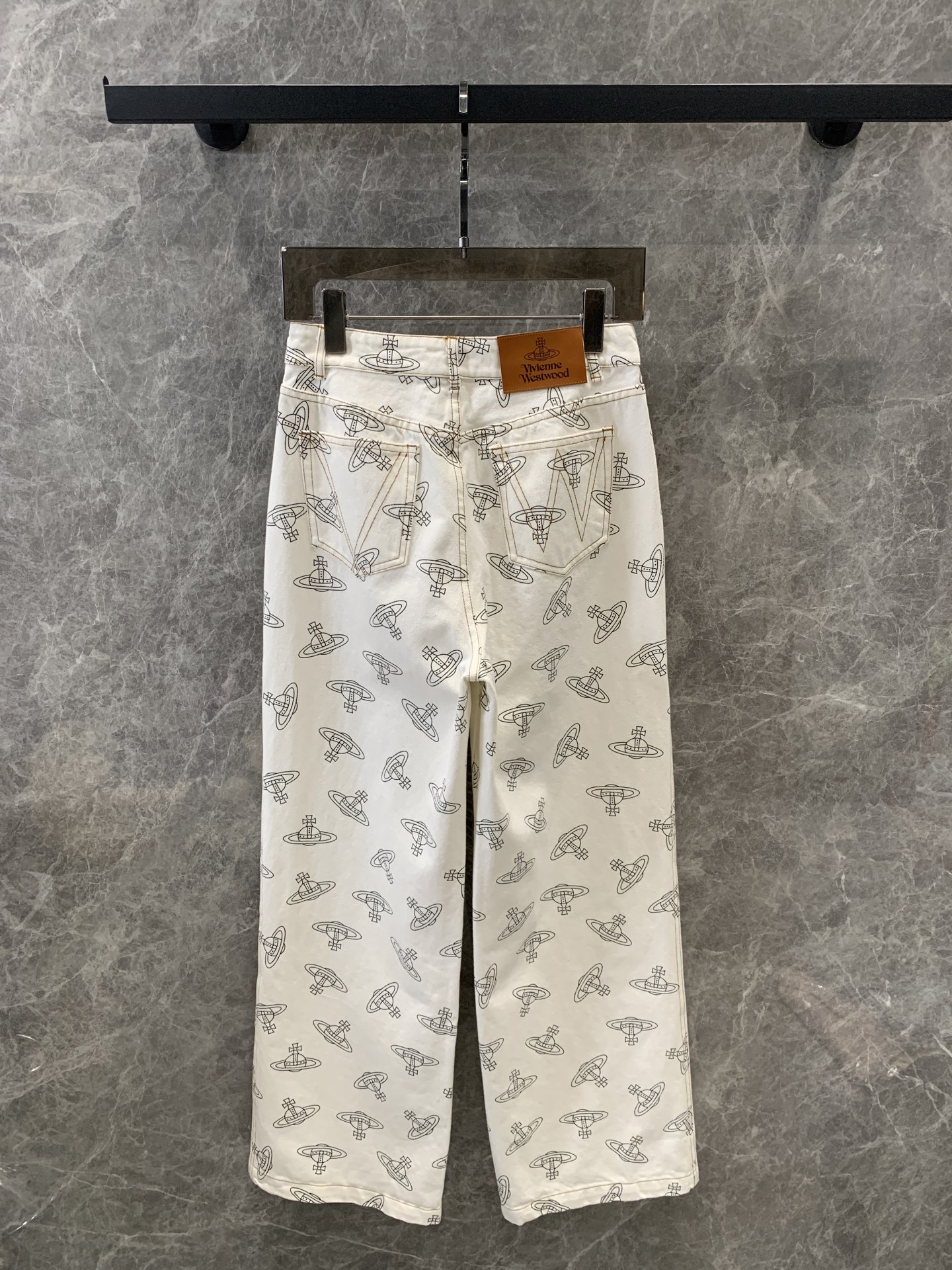 Vivienne Westwood Dress Collection: High-Quality, Stylish, Unique, Fast Delivery Available - 图片 2