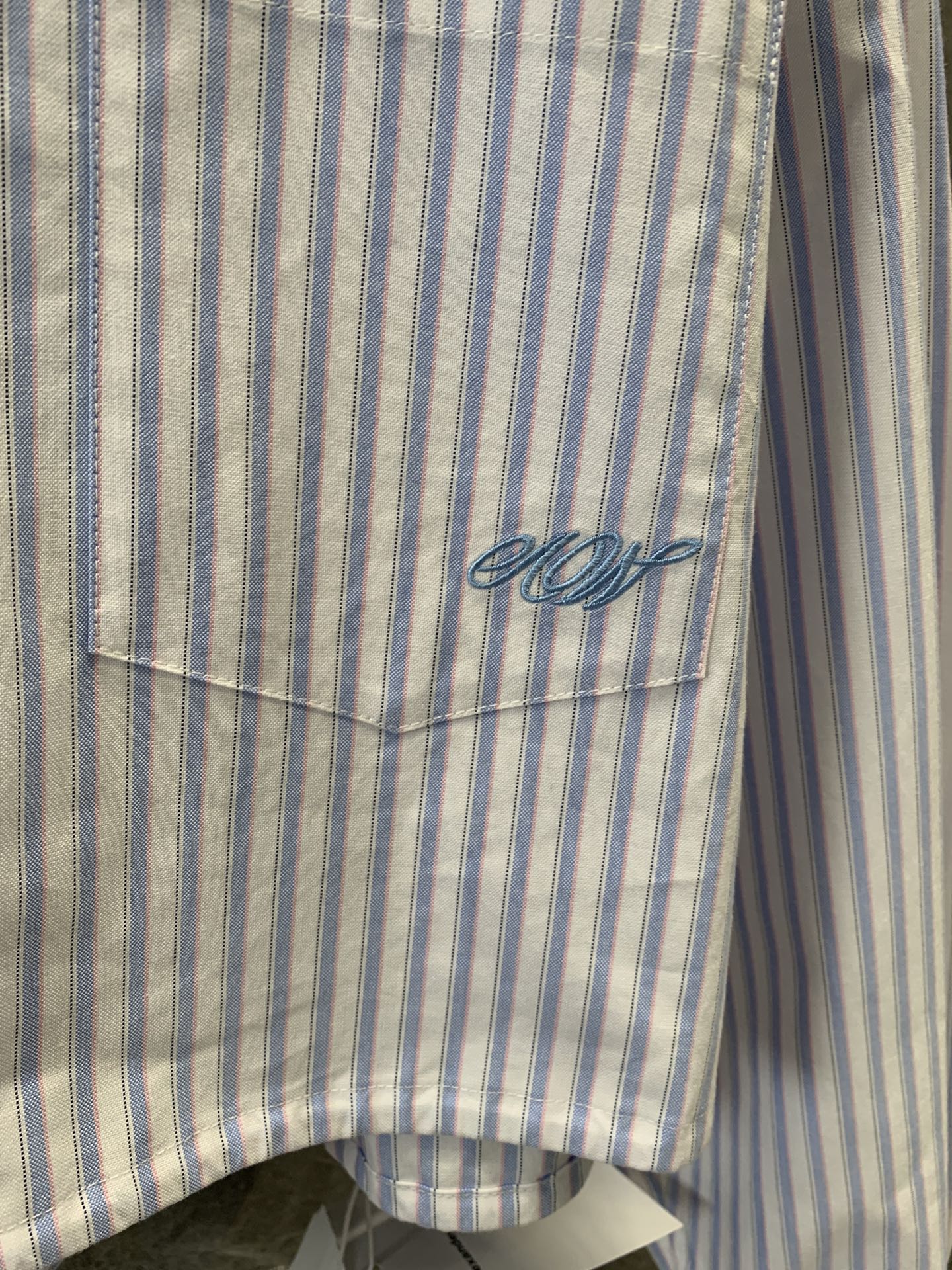 High-Quality Women’s Striped Shirt by Alexa*der Wang: Exclusive Spring Collection with Unique Details - 图片 5