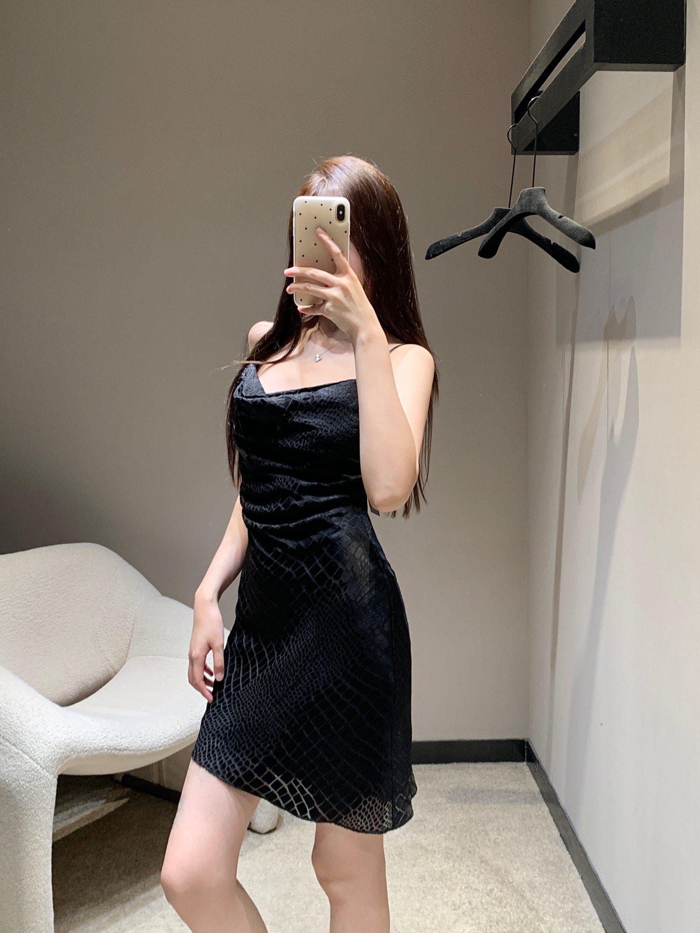 NO:329769,SAINT LAUR*NT 25Ss Spring and Summer New Style Crocodile Pattern Jacquard Sling | Exclusive High-end Production!  The beautiful dress that fell at a glance is here!  It's a scheming little secret~ Crocodile pattern jacquard retains the wild charm, but also has a high-end temperament. S/M/L is available in stock, saint laurent, skirts, alexander wang19860909批 SAINT LAUR*NT 25Ss春夏新款 鳄鱼纹提花吊带裙丨独家高版出品！一眼沦陷的绝美连衣裙来啦！简直是心机满满的小秘密～ 鳄鱼纹提花,既保留了野性的魅力,又不失高级感满满的气质.现货发售S/M/L,,saint laurent,skirts,alexander wang,Women's clothing