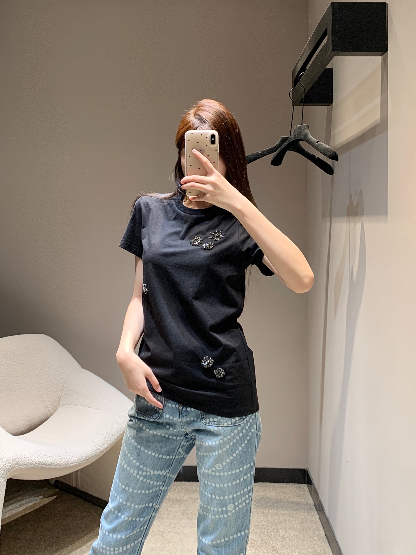 NO:329754,Batch Moncl* 25Ss Spring and Summer New Style Imported Nail Diamond Round Neck Short Sleeve T-shirt | Exclusive YB development!  High-end production!  Heavy industry ironing technology embellishes clothes to make clothes simple but not simple. Full of details ~ Combed and tight pure cotton fabric, comfortable and breathable washing water without deformation or shrinkage, simple version exquisite and fashionable. S/M/L, T-shirt,tees, t-shirt,alexander wang19860909批 Moncl* 25Ss春夏新款 进口钉钻圆领短袖T恤丨独家yb开发！高版出品！重工烫钻工艺点缀在衣服上使衣服简约而不简单 细节感满满～精梳紧密纯棉面料,舒适透气洗水不变形不缩水简约版型精致时尚大气 现货发售S/M/L,,T-shirt,tees，t-shirt,alexander wang,Women's clothing