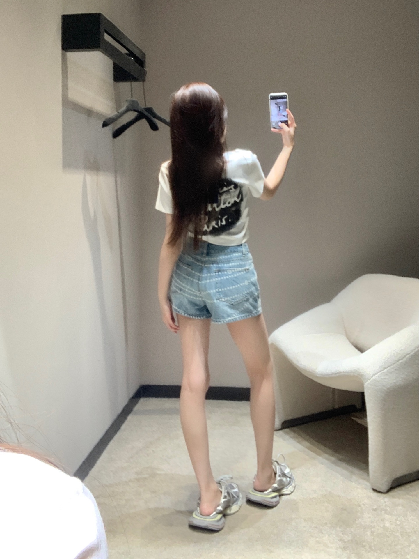 Chanel 25SS Women's Laser Pearl Chain Denim Shorts - Stylish & Chic 7 i1743751750888 6422 0 6