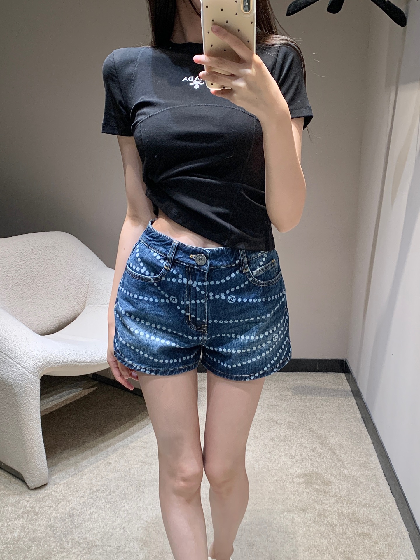 Chanel Women's Laser Pearl Chain Denim Shorts - Chic & Fashionable!