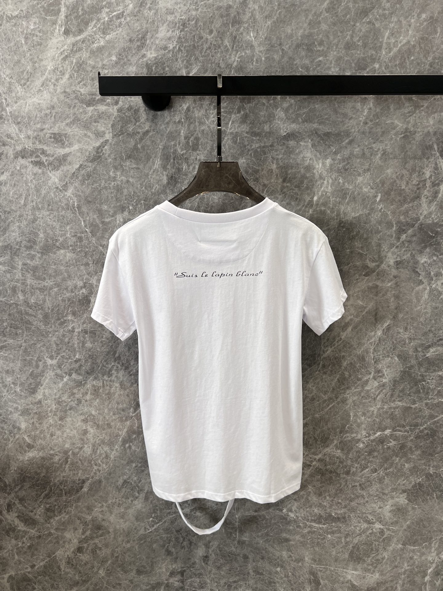 “Maison Margi*la 25ss New Rabbit-Printed T-Shirt for Women, High Quality, Various Sizes” - 图片 2