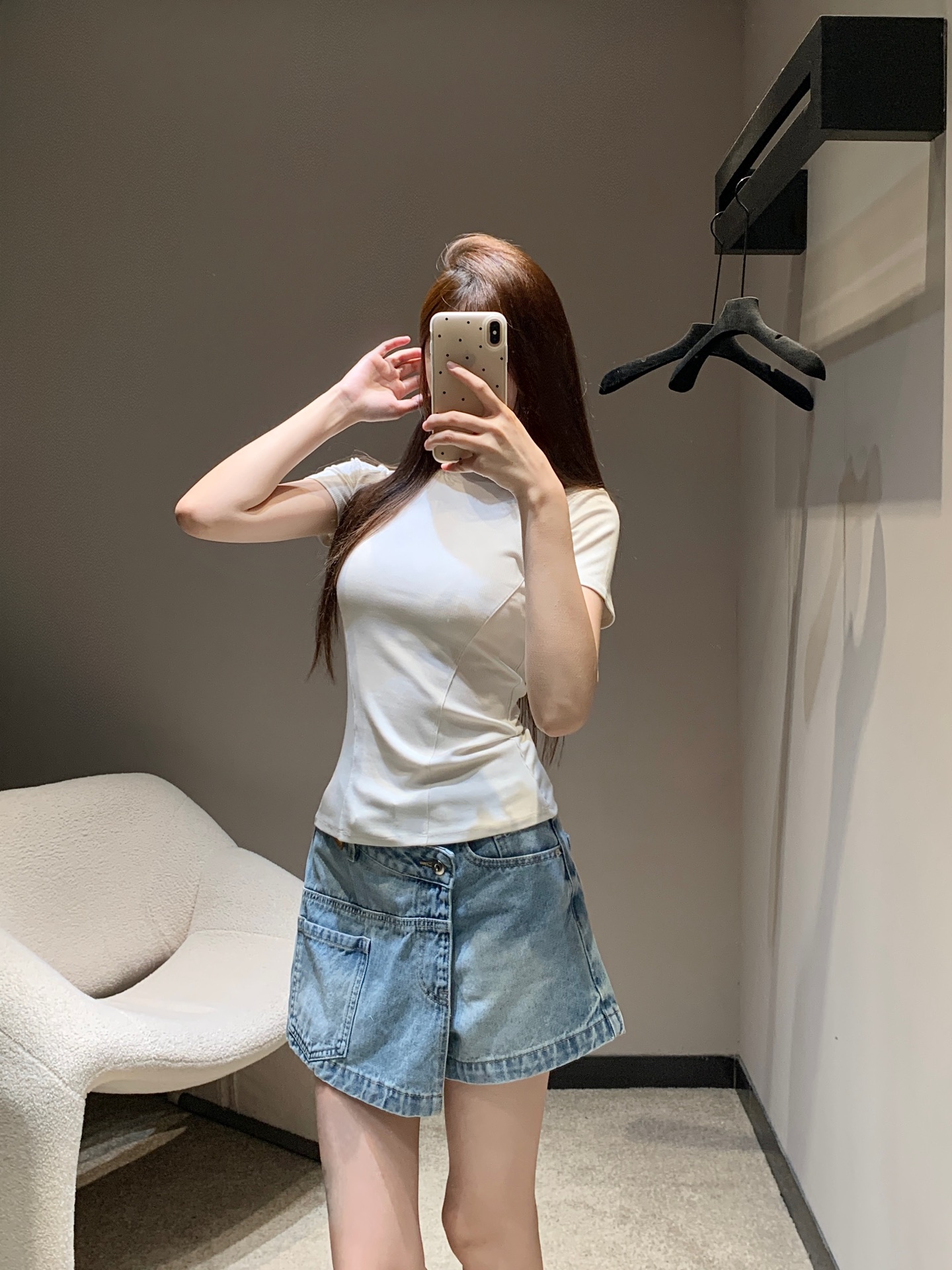 NO:333125,Model number G25051254 Aloyoga new style letter logo small cloth label patch decorative elastic muscle texture splicing sporty style slim short-sleeved T-shirt top!  Beige, black, (M size bust 74, sleeve length 15, 55-length fabric high elasticity) hair, T-shirt,tees, t-shirt,alexander wang19860909款号G25051254 Aloyoga新款 字母logo小布标贴布装饰弹力肌底纹理拼接运动风修身显瘦短袖t恤上衣！米色、黑色、（M码胸围74,袖长15,衣长55面料高弹）发,,T-shirt,tees，t-shirt,alexander wang,Women's clothing
