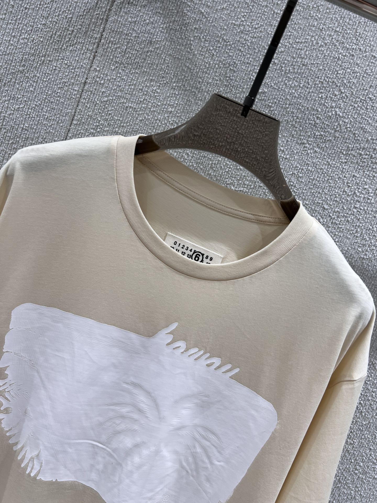 Maison Margi*la 25ss Spring/Summer New Women’s Outfit – High-Quality Paint-Printed T-Shirt Collection - 图片 3