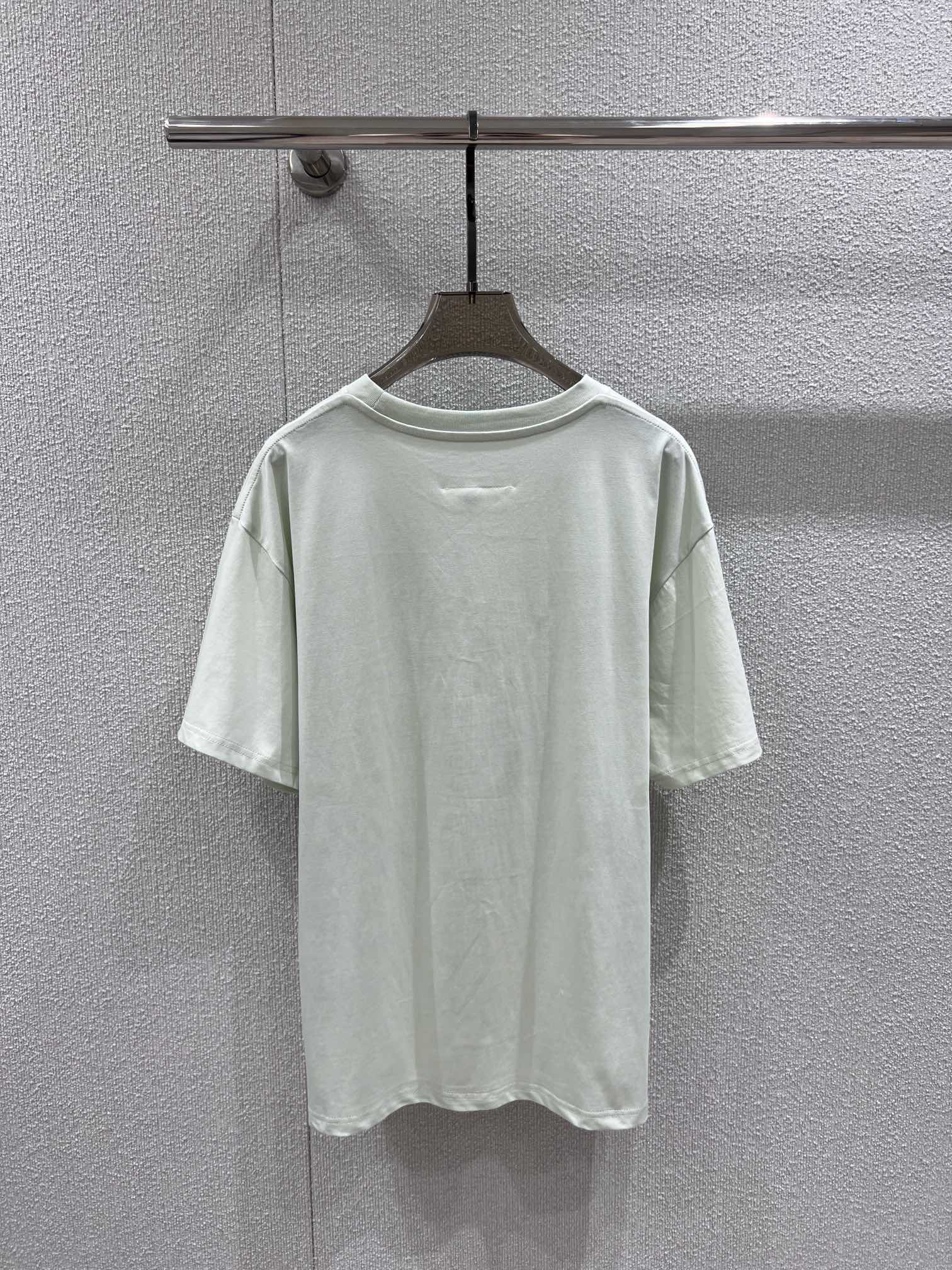 Maison Margi*la 25ss: High-Quality Women’s Spring/Summer Outfit with Paint-Printed T-Shirt - 图片 2