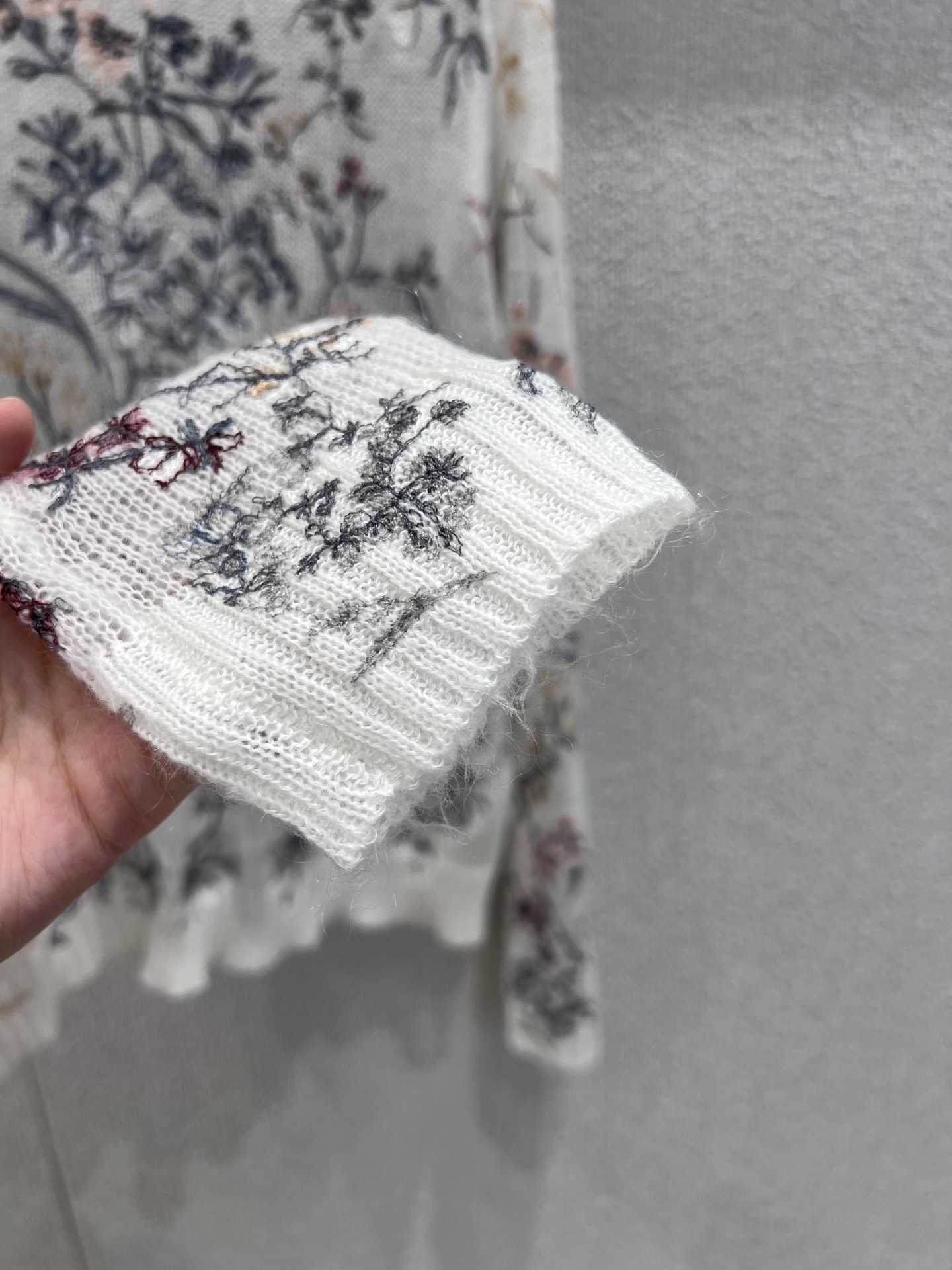 Dior Floral Embroidered Long Sleeve Knit Top - Breathable & Comfortable 9 i1746761720 1983 7