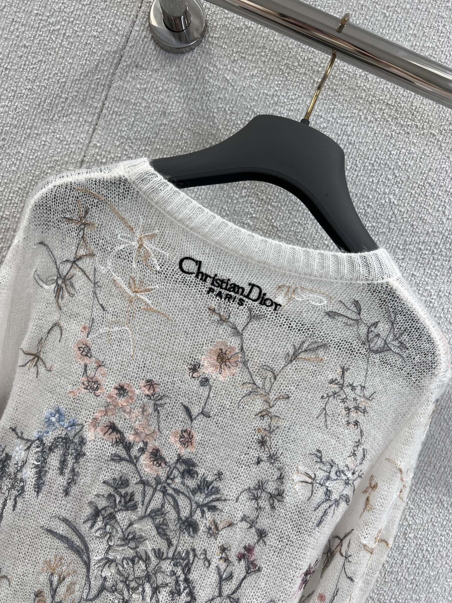 Dior Floral Embroidered Long Sleeve Knit Top - Breathable & Comfortable 5 i1746761720 9615 2