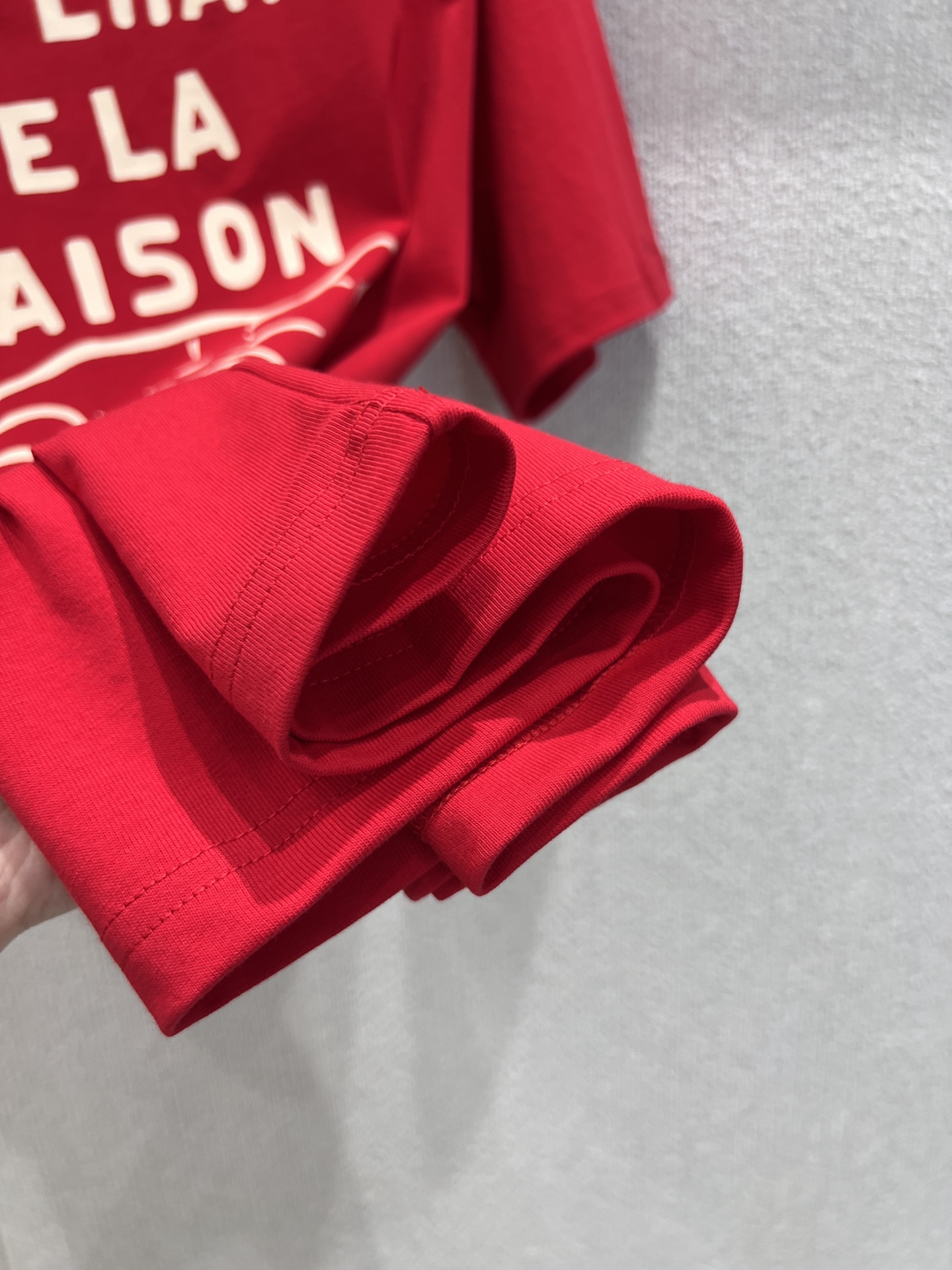 High-Quality Women’s Cotton T-Shirts by Valentino: Comfortable, Stylish, and Fashionable. - 图片 7