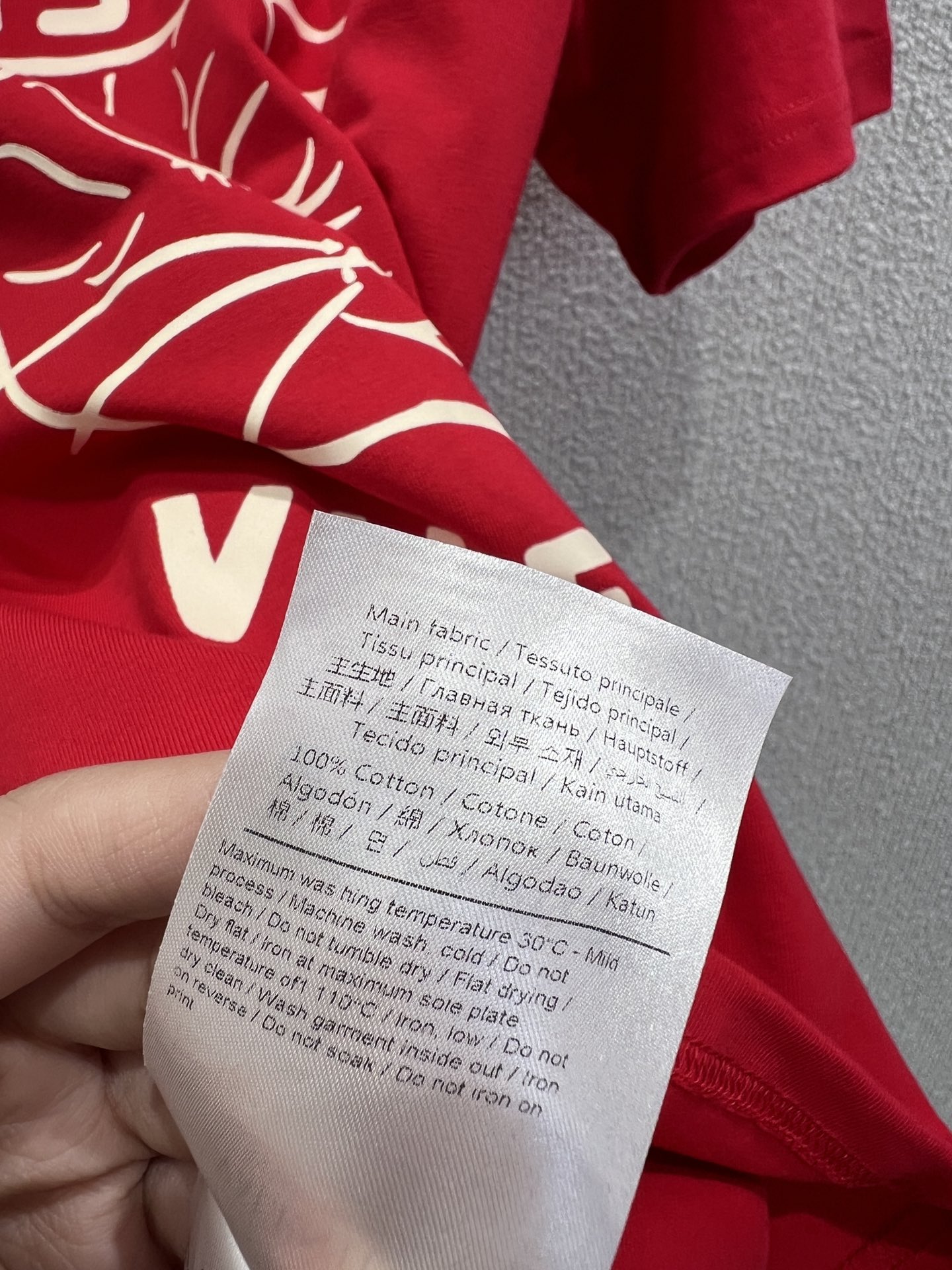 High-Quality Women’s Cotton T-Shirts by Valentino: Comfortable, Stylish, and Fashionable. - 图片 8