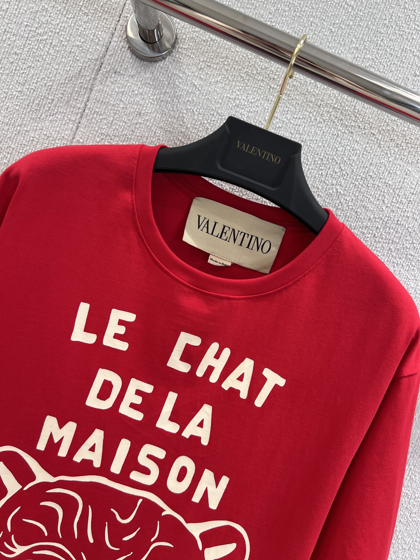 High-Quality Women’s Cotton T-Shirts by Valentino: Comfortable, Stylish, and Fashionable. - 图片 3