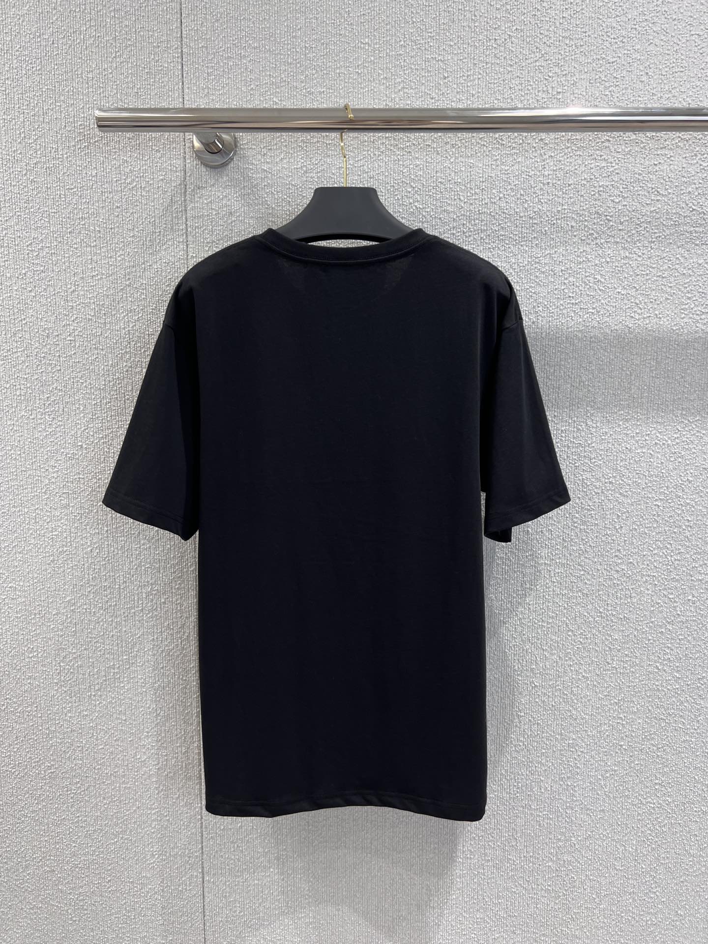 Valentino’s New Cat-Printed T-Shirts: High-Quality Women’s Suit with 100% Cotton Fabric - 图片 2