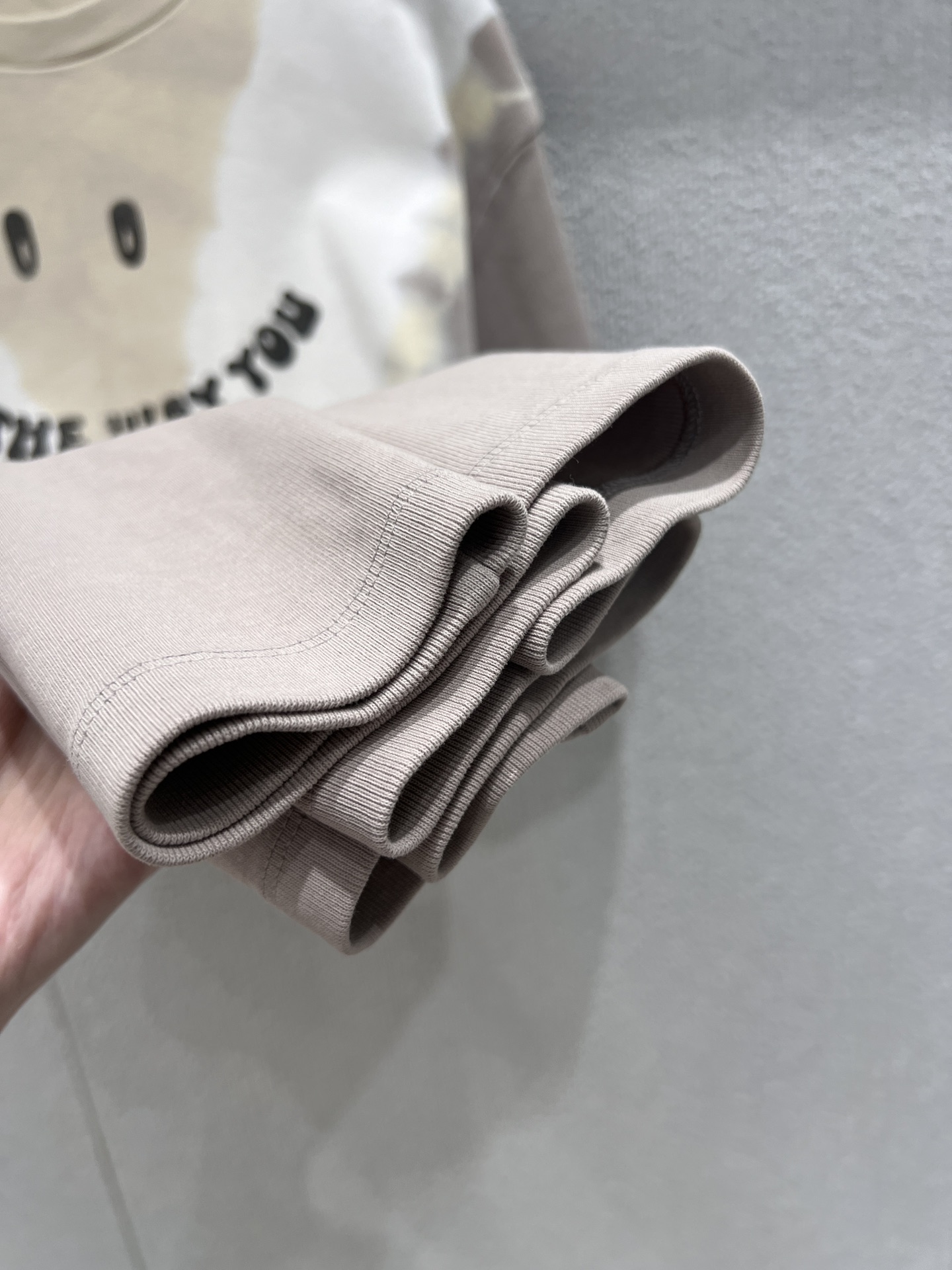 Fashion Review: Maison Margiela 25ss Spring/Summer Collection – High-quality Women’s Dress and T-shirt with Unique Design - 图片 7