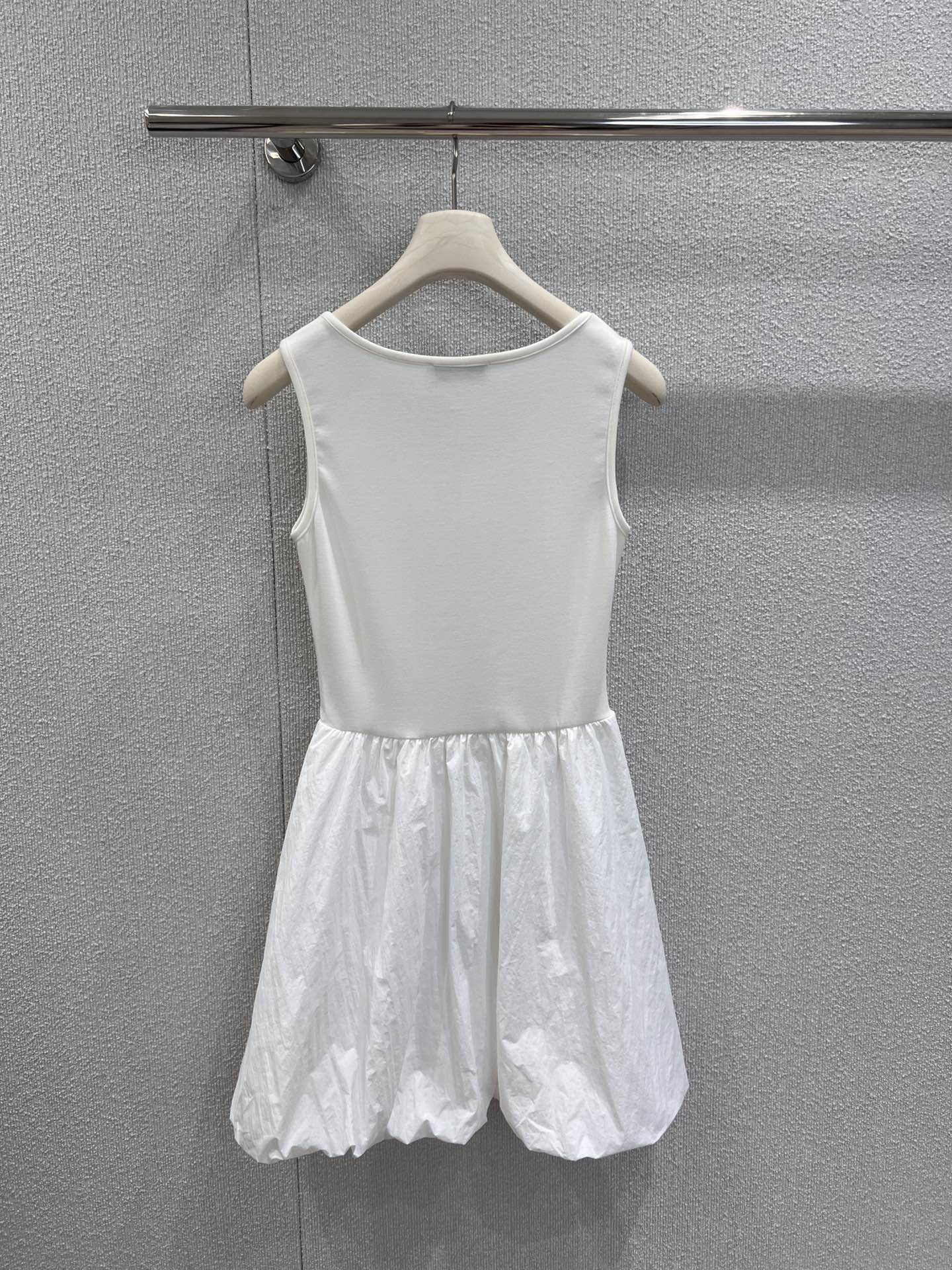 New High-End Women’s Vest Dress with Micro-Clip Weave for Spring/Summer - 图片 2