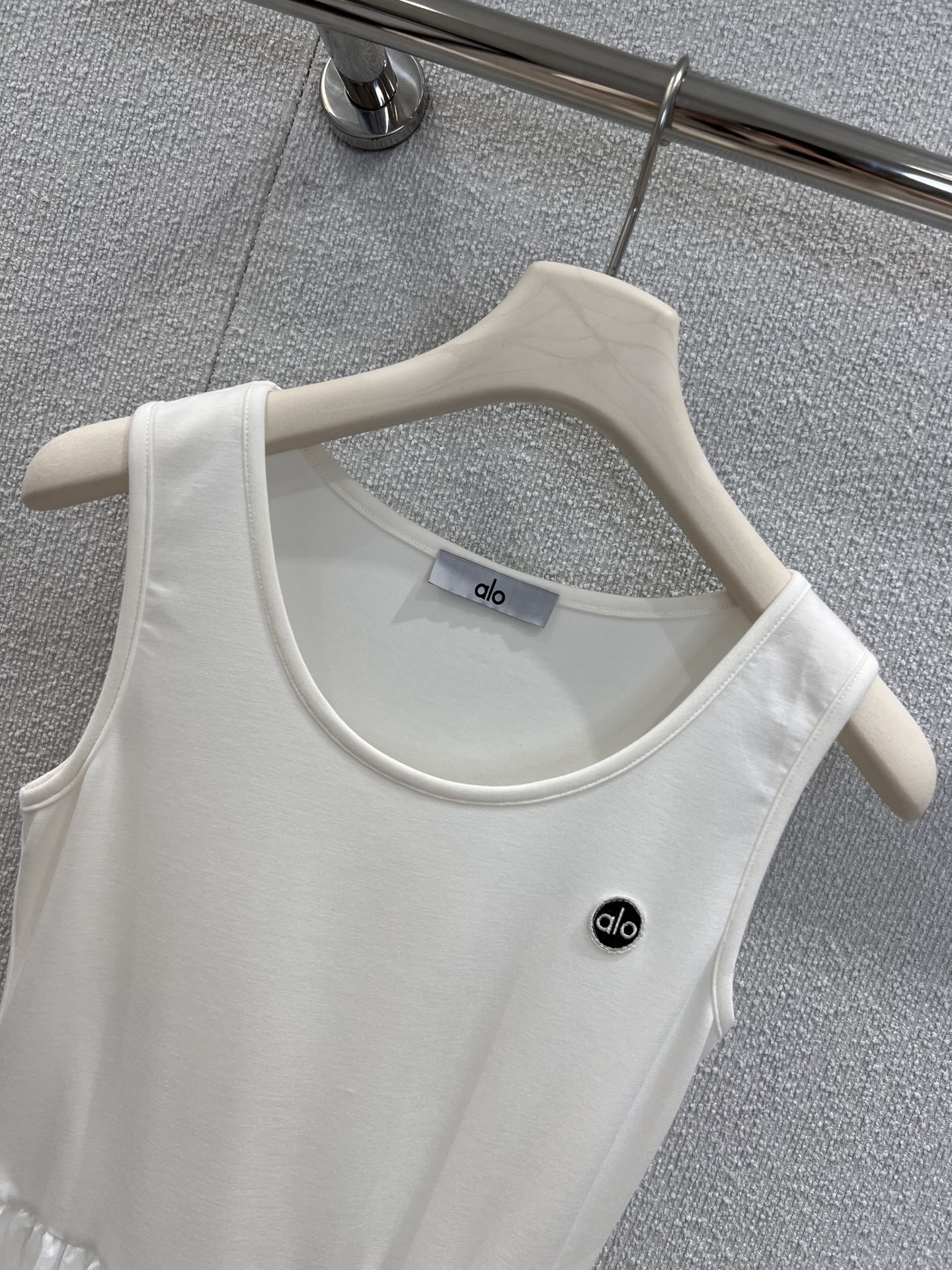 New High-End Women’s Vest Dress with Micro-Clip Weave for Spring/Summer - 图片 3