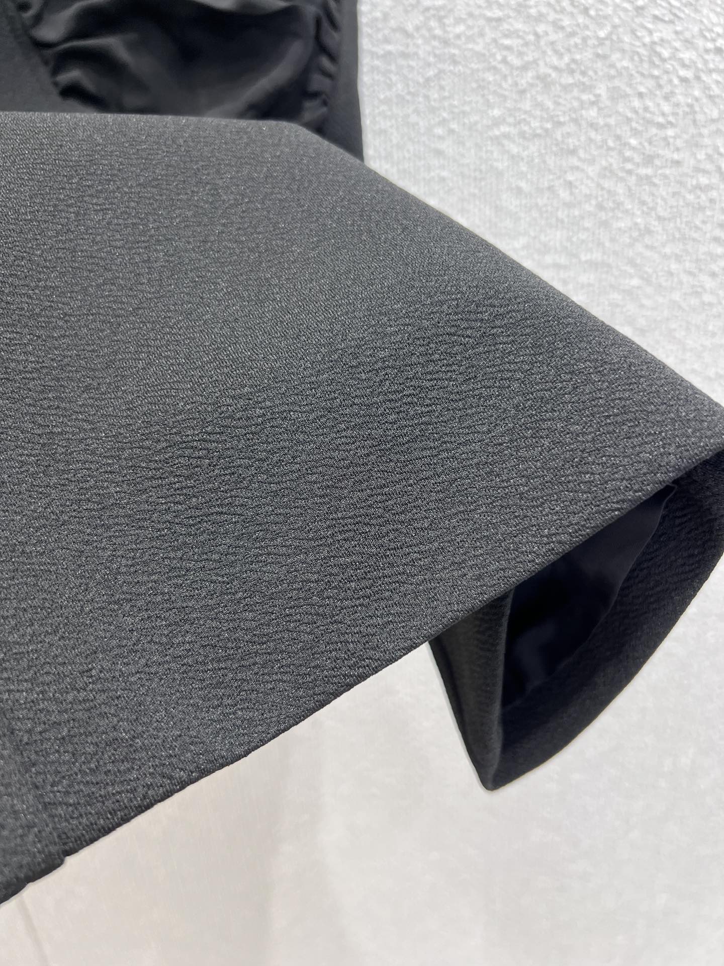 High-Quality Women’s Clothes: New Jil Sander Spring/Summer Collection with Customizable Vests - 图片 7