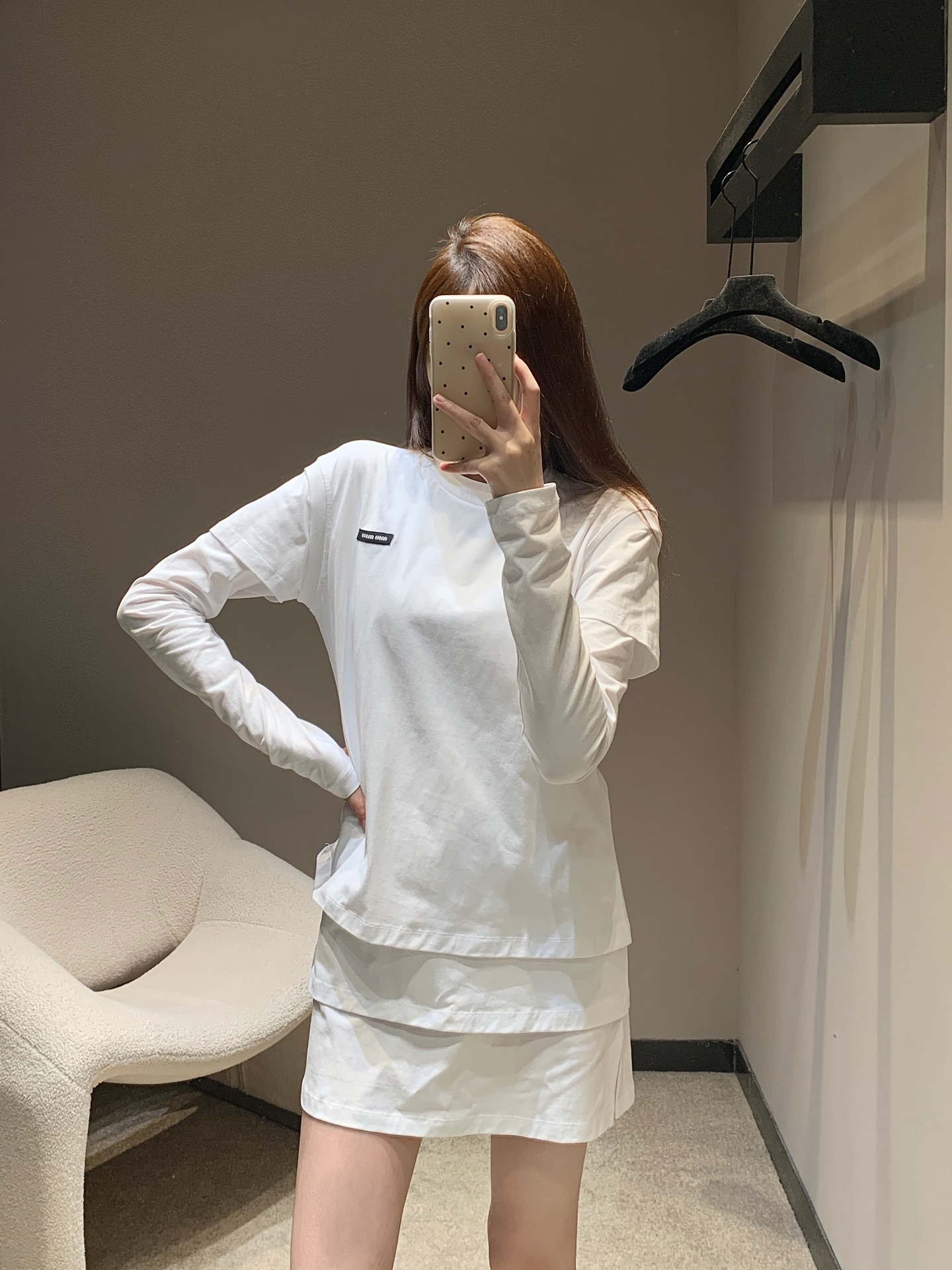 NO:415589,Miumi*25Ss spring and summer new style, intellectual fashionable style micro-label round neck long-sleeved T-shirt three-piece set | exclusive yb development!  High-end production!  Layering is also very suitable for this year's fashion!  It is sweet and salty, and it is versatile and not picky!  Workmanship quality depends on the details. S/M/L is available in stock, miumiu,tees, t-shirt, alexander wang19860909Miumi*25Ss春夏新款 知识分子时髦风微标圆领长袖T恤三件套丨独家yb开发！高版出品！叠穿也很适合今年的流行！可甜可盐版型百搭不挑人！做工品质看细节.现货发售S/M/L,,miumiu,tees，t-shirt,alexander wang,Women's clothing