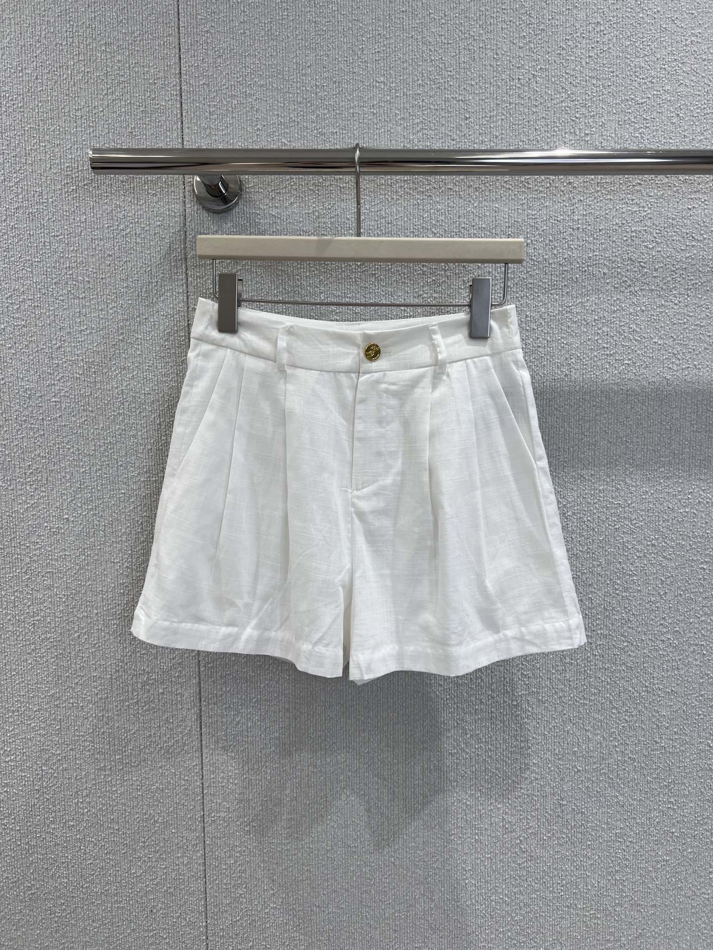 High-Quality Women’s Suit: Saint Laurent 25SS Spring/Summer Collection, Embroidered Shirt + Shorts Suit - 图片 6