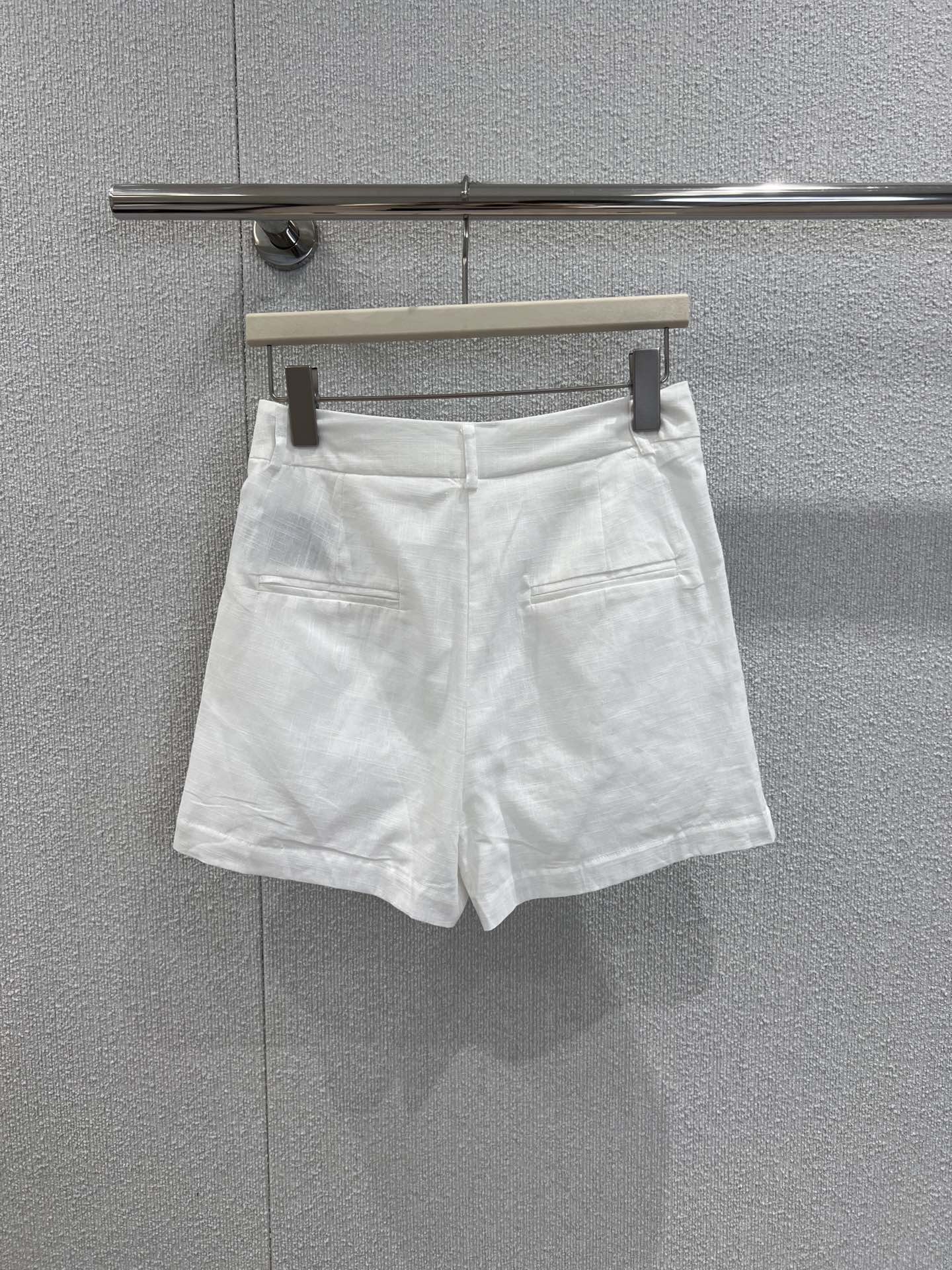 High-Quality Women’s Suit: Saint Laurent 25SS Spring/Summer Collection, Embroidered Shirt + Shorts Suit - 图片 7