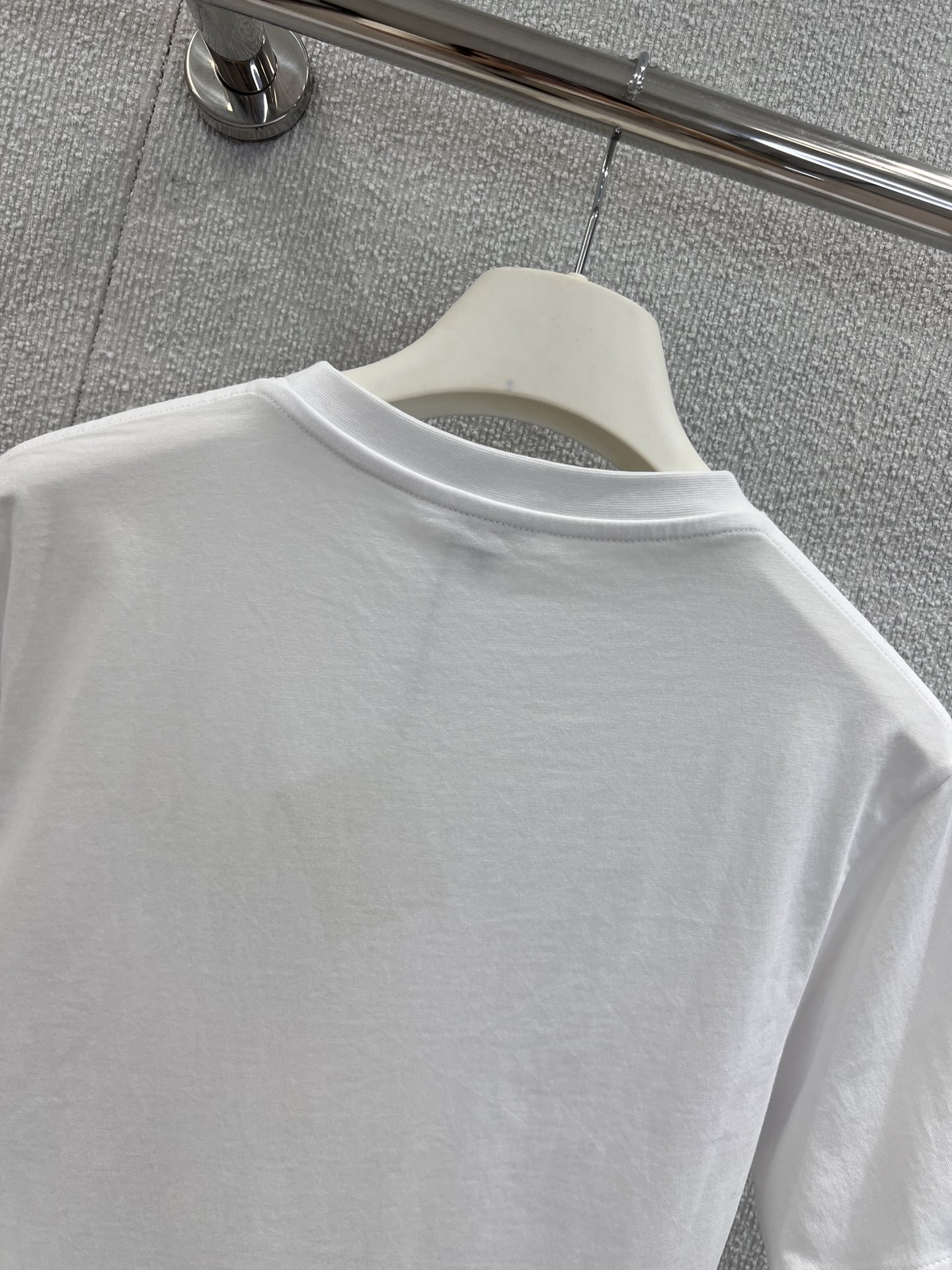 Loewe Embroidered Floral T-Shirt | Premium Cotton, Elegant Design 5 i1748490427 2186 3