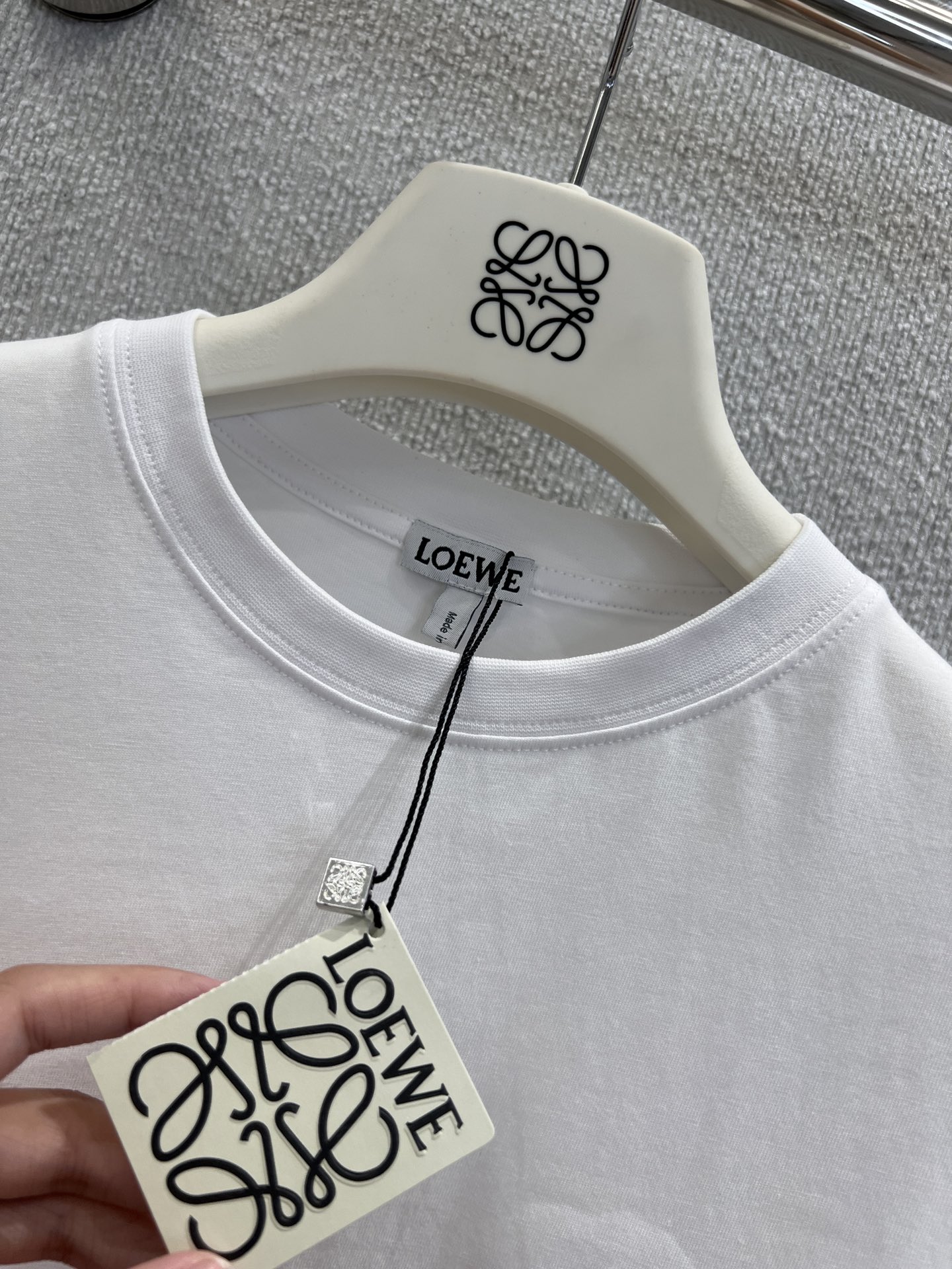 Loewe Embroidered Floral T-Shirt | Premium Cotton, Elegant Design 9 i1748490428 2745 8