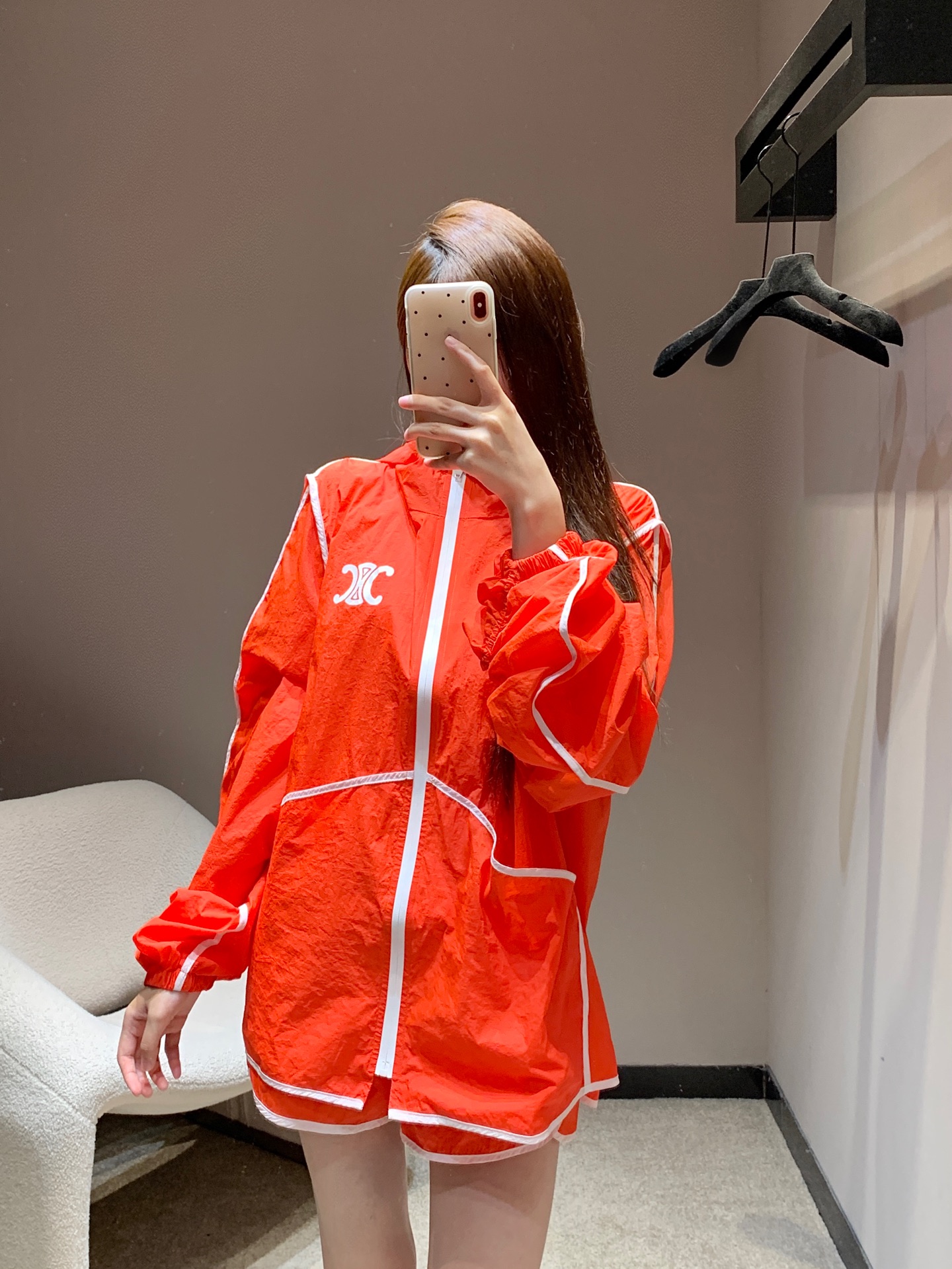 NO:424957,Celin* 25ss Spring and Summer New Arc de Triomphe Printed Zipper Hooded Sunscreen Jacket + Shorts Set | Exclusive high-end production!  Loose style and not picky about figure. Whether it is a slightly fat fairy or a paper girl, you can wear your own style. Whether it is paired with white shoes or sandals, you can easily control it, and you can get a full score for going out!  S/M/L, celine, sandals, shorts, jackets & coats, hats, alexander wang19860909Celin* 25ss春夏新款 凯旋门印花拉链连帽防晒外套+短裤套装丨独家高版出品！宽松版型,不挑身材,无论是微胖小仙女还是纸片人妹子,都能穿出自己的风格～无论是搭配小白鞋还是凉鞋,都能轻松驾驭,出街回头率满分！现货发售S/M/L,,celine,sandals,shorts,jackets & coats,hats,alexander wang,Women's clothing