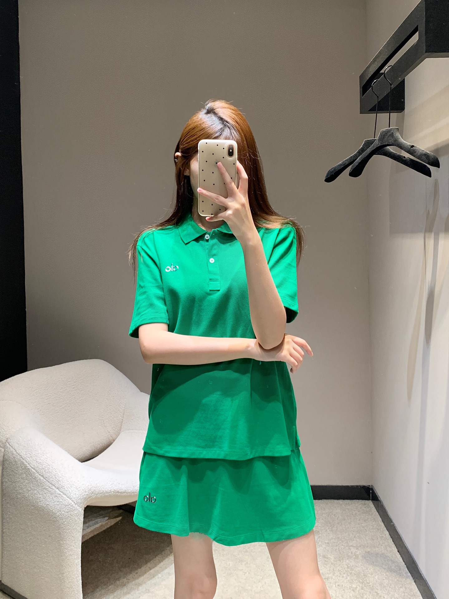 NO:426682,Alo 25Ss spring and summer new polo shirt, skirt and trousers sports suit | Exclusive high-end production!  This set is not only suitable for sports, but also has a strong aura when wearing it every day. Just wear sunglasses, sandals or sports shoes to create a summer chill feeling. It is highly recommended to sisters who like simple sports style. If you close your eyes and never regret it, your aura will be fully opened!  S/M/L, sandals, sneakers, skirts, alexander wang19860909Alo 25Ss春夏新款 polo衫裙裤运动套装丨独家高版出品！这套不仅适合运动,日常穿也超有气场,随便搭个墨镜、凉鞋或者运动鞋,就能凹出夏日chill感 强烈推荐给喜欢简约运动风的姐妹们,闭眼入绝不后悔～气场全开了有木有！现货发售S/M/L,,sandals,sneakers,skirts,alexander wang,Women's clothing