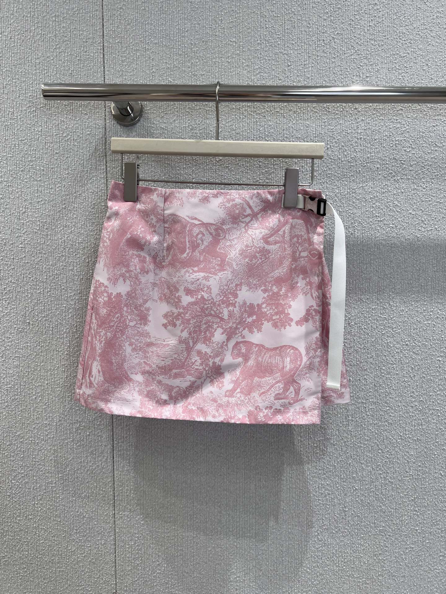 High-End Quality Women’s Clothes: New Dio 25Ss Spring and Summer Collection - 图片 2