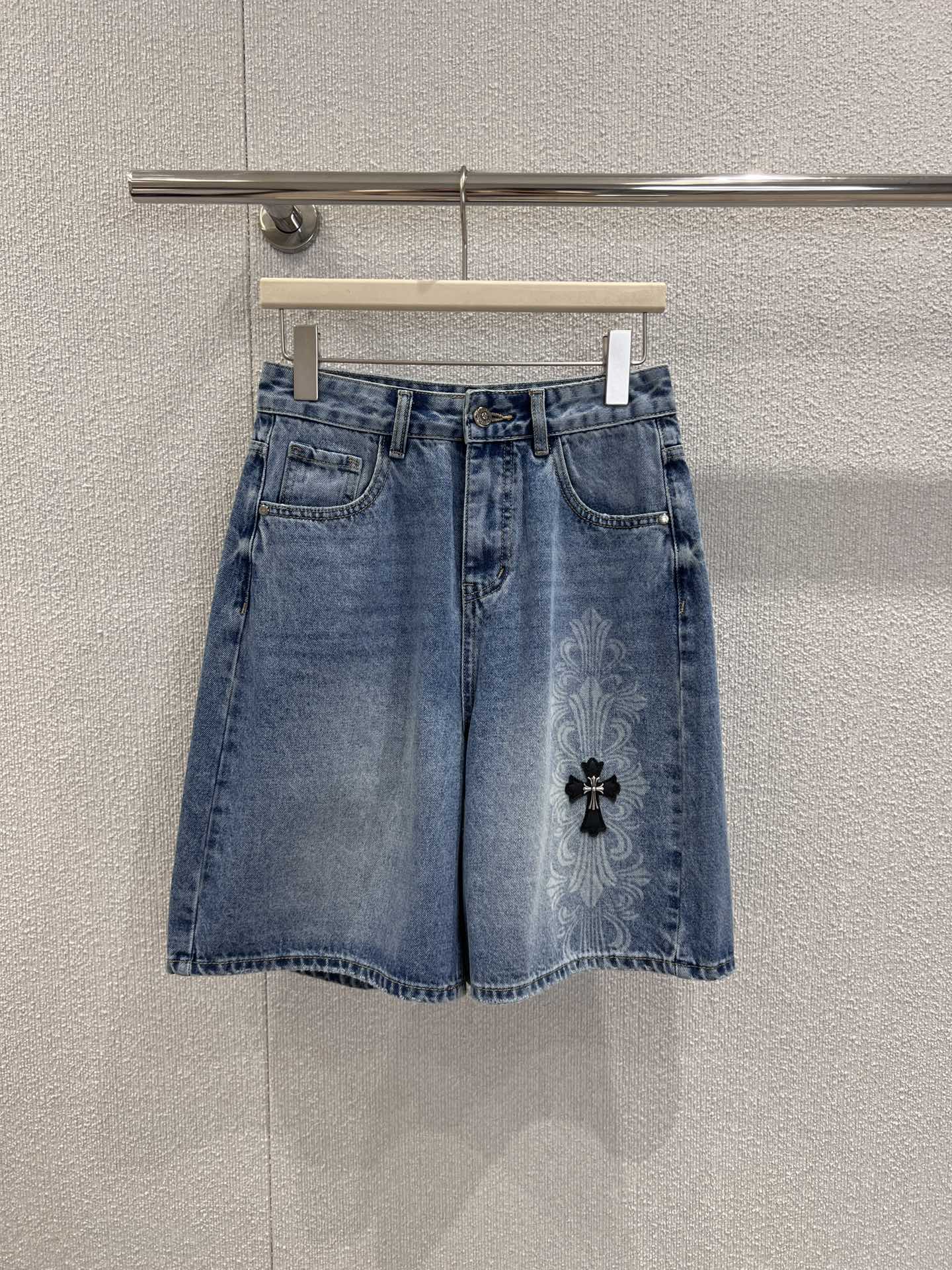 Chrome Hearts Women’s Dress: High-Quality, Exclusive Spring/Summer Collection with Cross-Cut Design - 图片 1