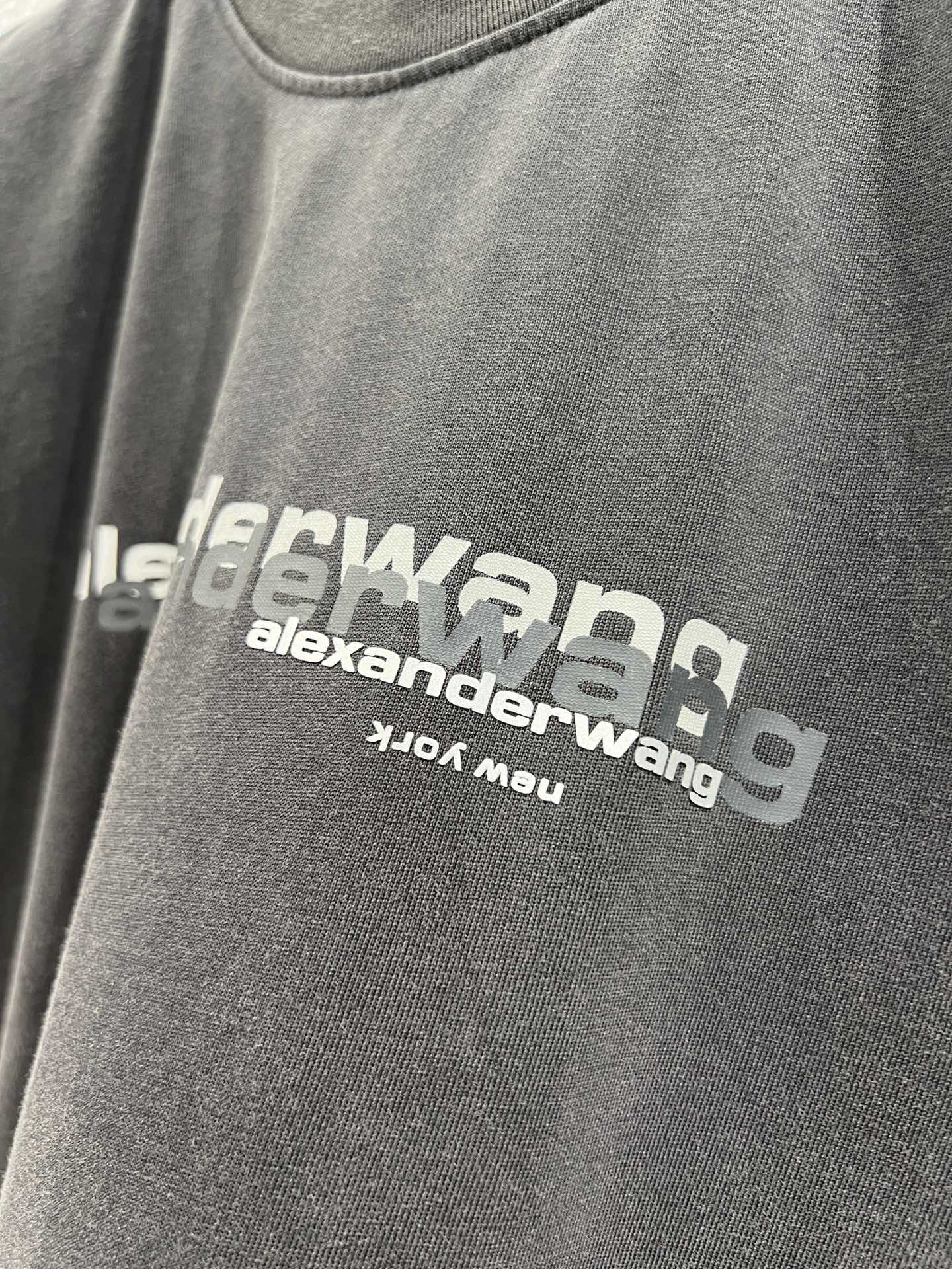 Alexand*r Wang 25SS Women’s Suit and T-shirts Collection for Spring/Summer - 图片 5