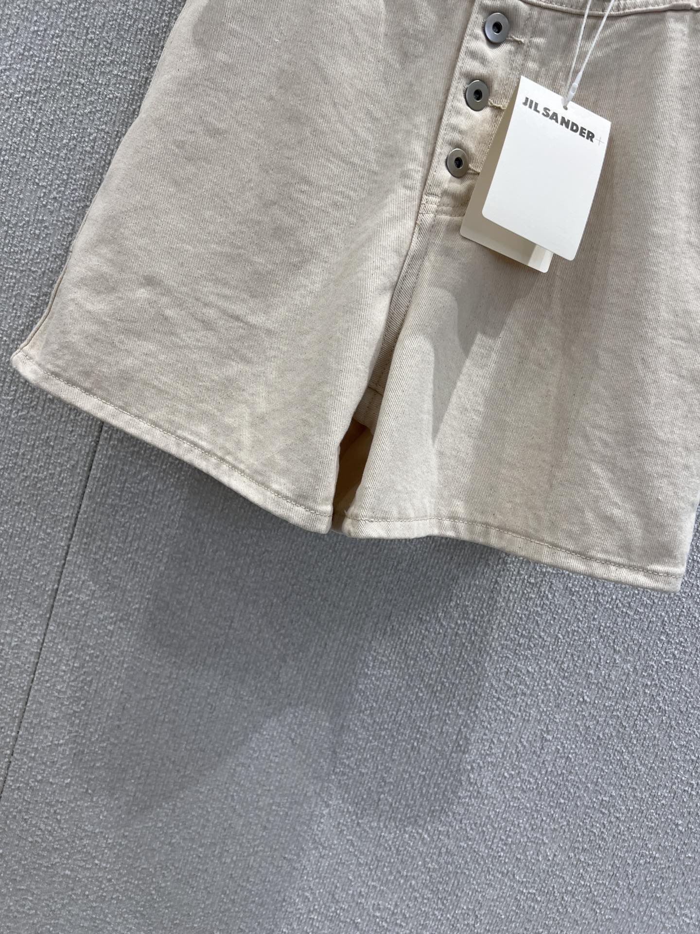 Stylish Multibutton Female Suit with Wrapping: Versatile Design for All Body Sizes - 图片 8