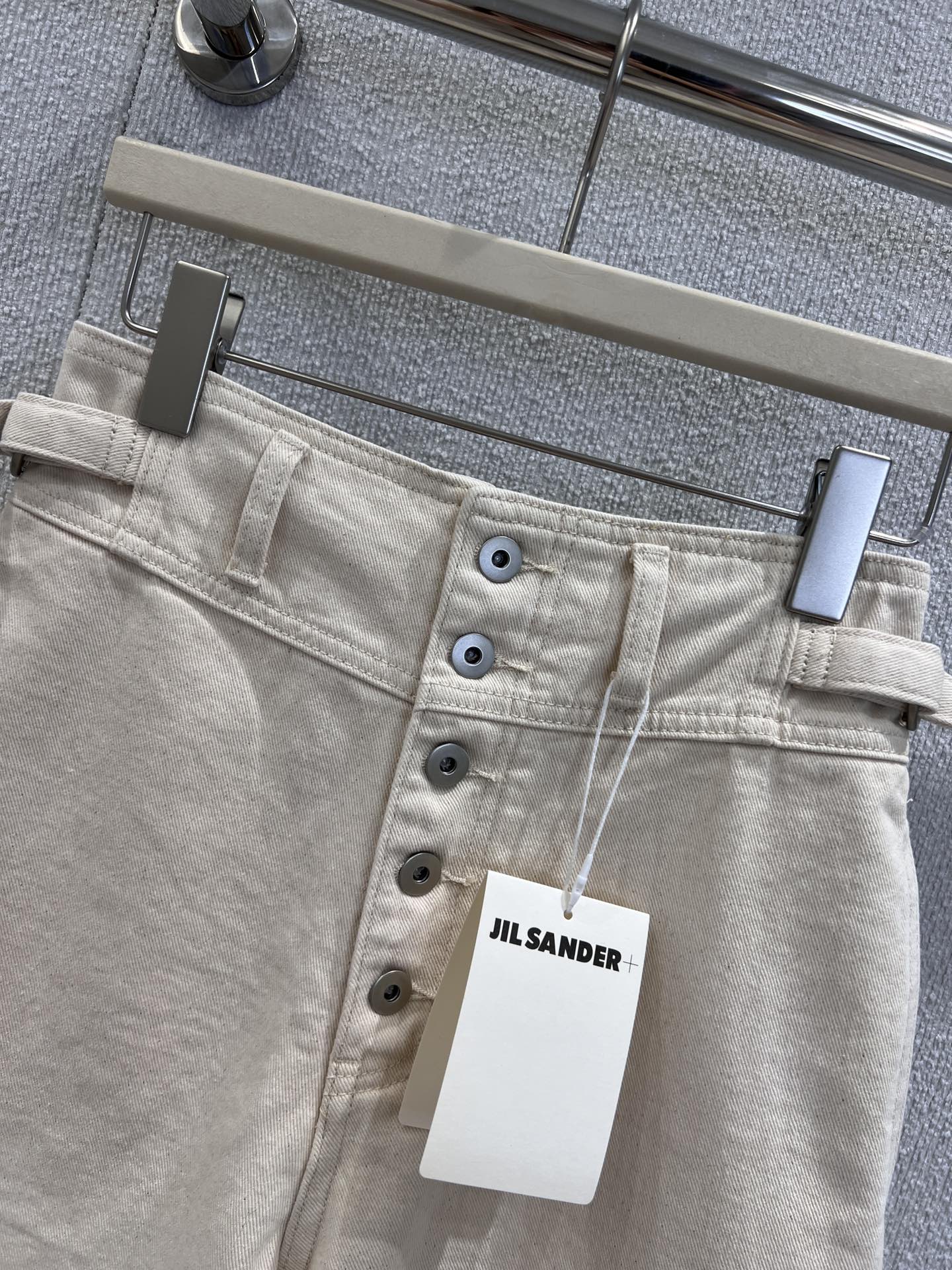 Stylish Multibutton Female Suit with Wrapping: Versatile Design for All Body Sizes - 图片 3
