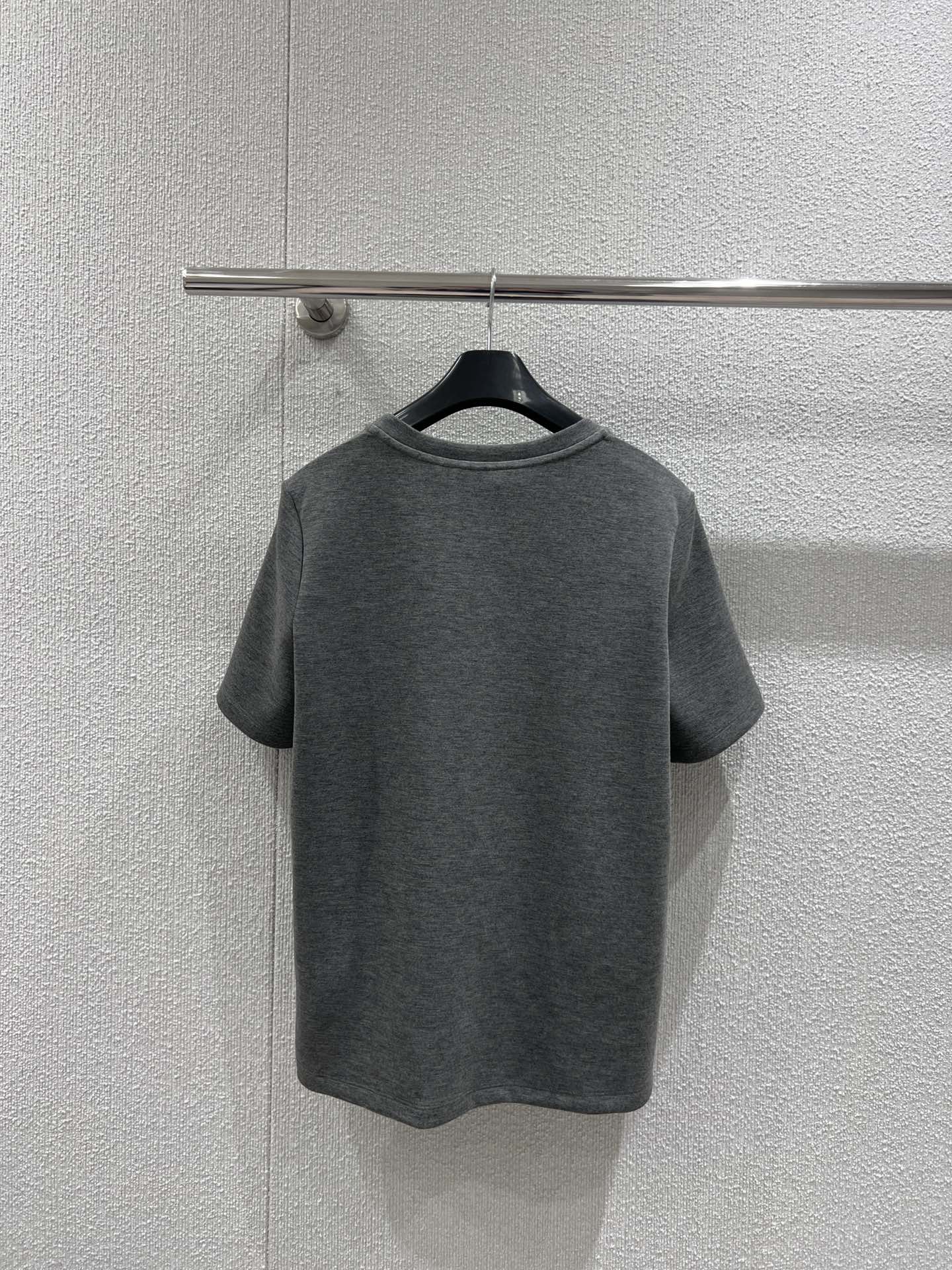High-Quality Women’s Suit with Letter Embroidery and T-Shirt Exclusive Development - 图片 2