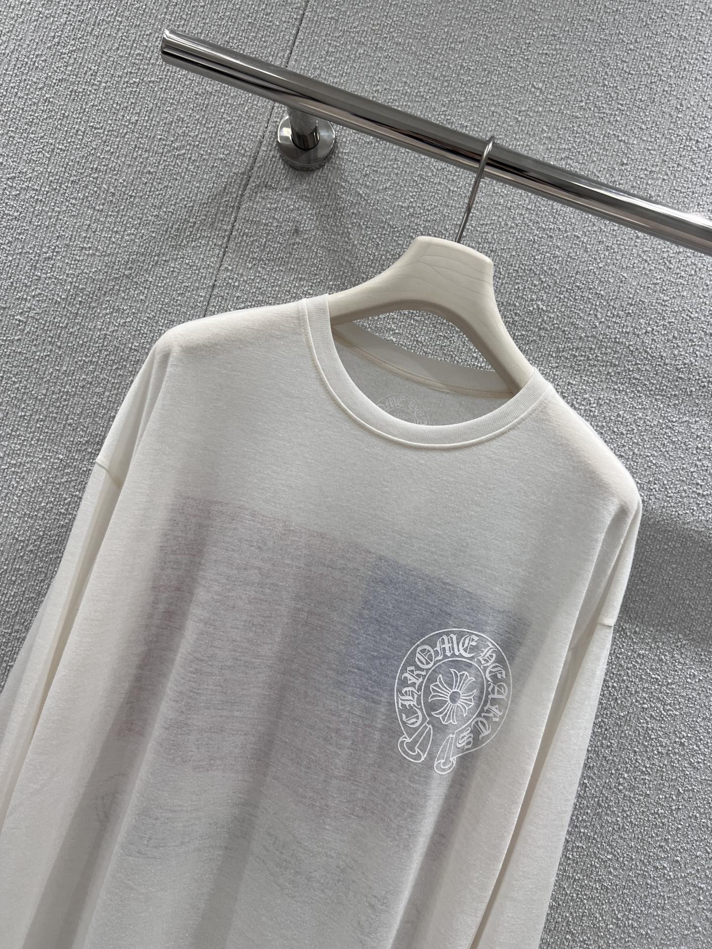 “Female Packaging Exchange Support: American-Styled T-Shirts and Classic Prints” - 图片 3