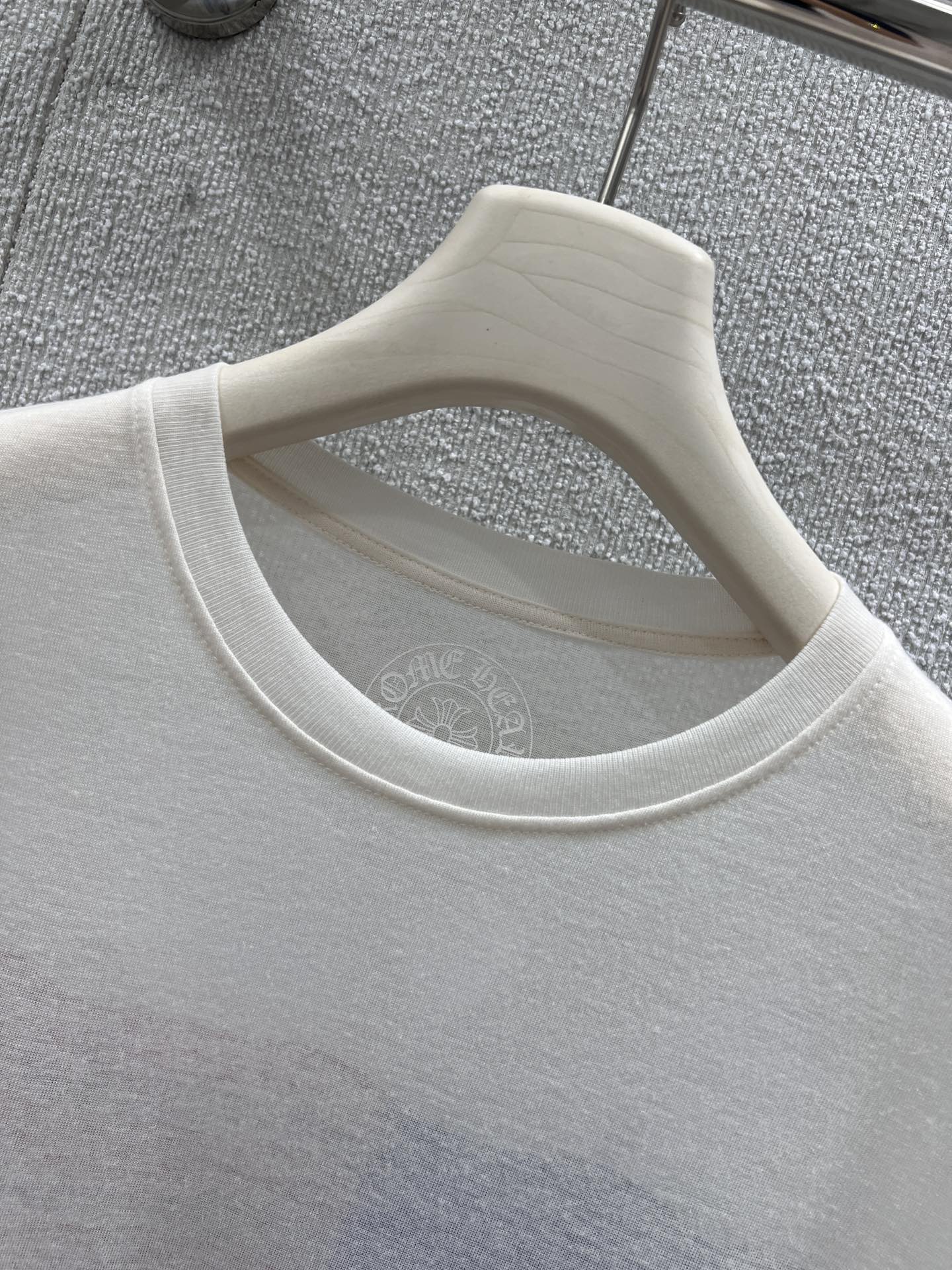 “Female Packaging Exchange Support: American-Styled T-Shirts and Classic Prints” - 图片 5