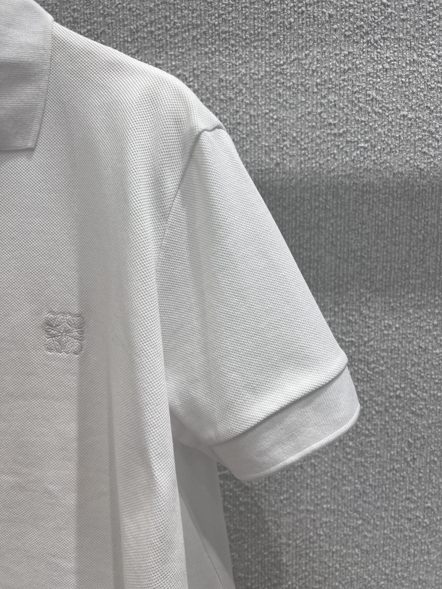 Loewe Polo Shirt: Classic Logo Embroidery, Summer Fashion, and Comfortable Fit 7 i1750220436 4766 5