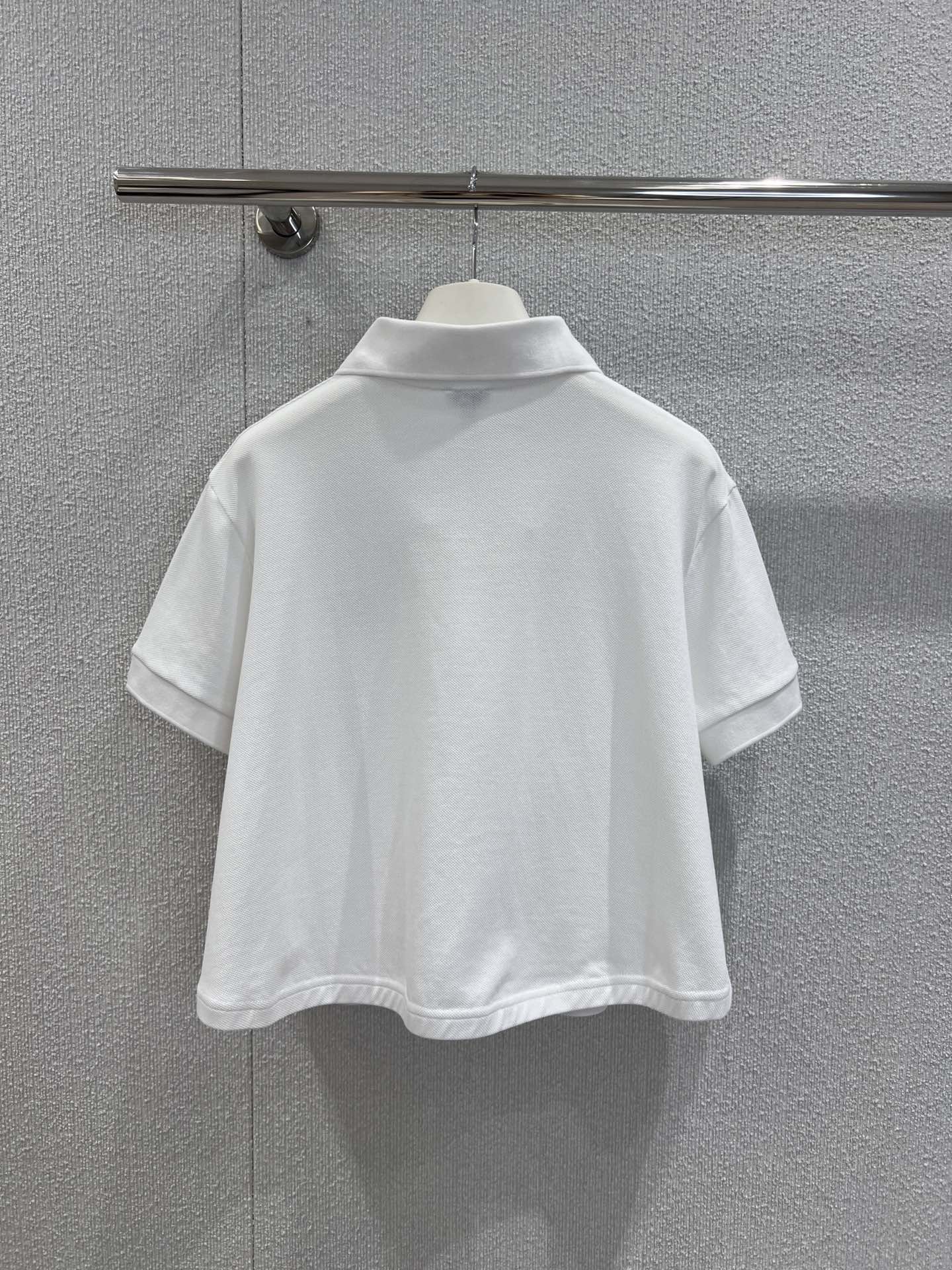 Loewe Polo Shirt: Classic Logo Embroidery, Summer Fashion, and Comfortable Fit 3 i1750220436 9370 0