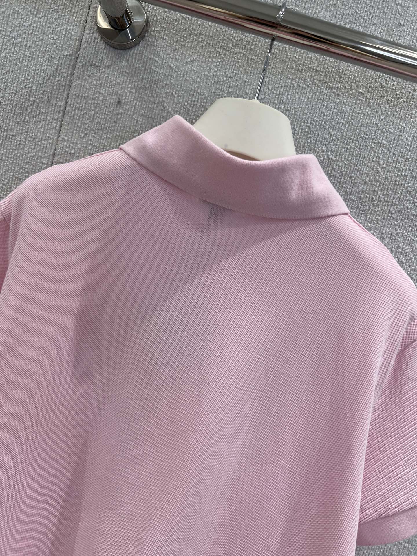 Loewe Polo Shirt with Embroidered Logo | Summer Fashion, Stylish and Comfortable 5 i1750220460 3079 3