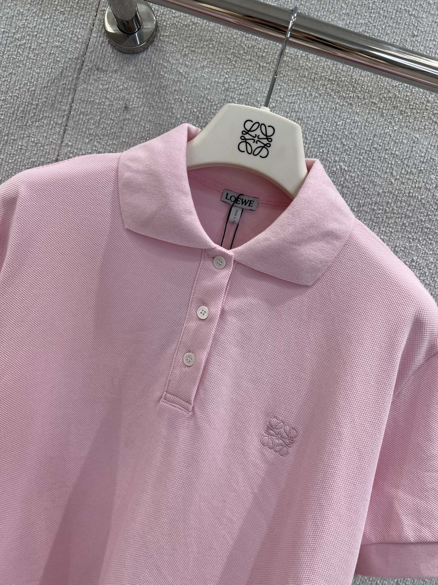 Loewe Polo Shirt with Embroidered Logo | Summer Fashion, Stylish and Comfortable 4 i1750220460 9571 0
