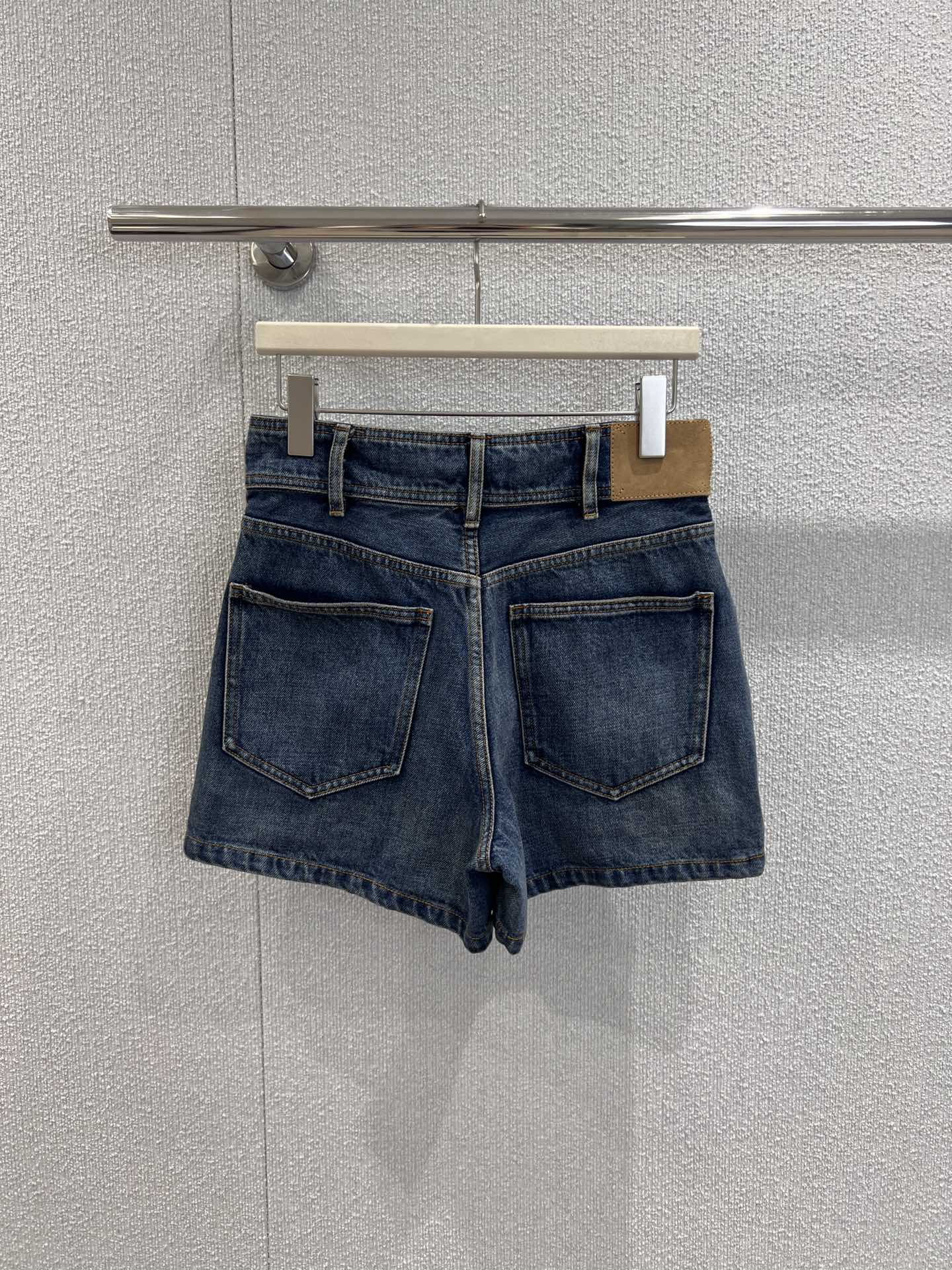 High-Quality Handbag Jeans: Celin 25Fw Autumn Collection, Exclusive Design, Double-Buttoned Penthouse Pants - 图片 2