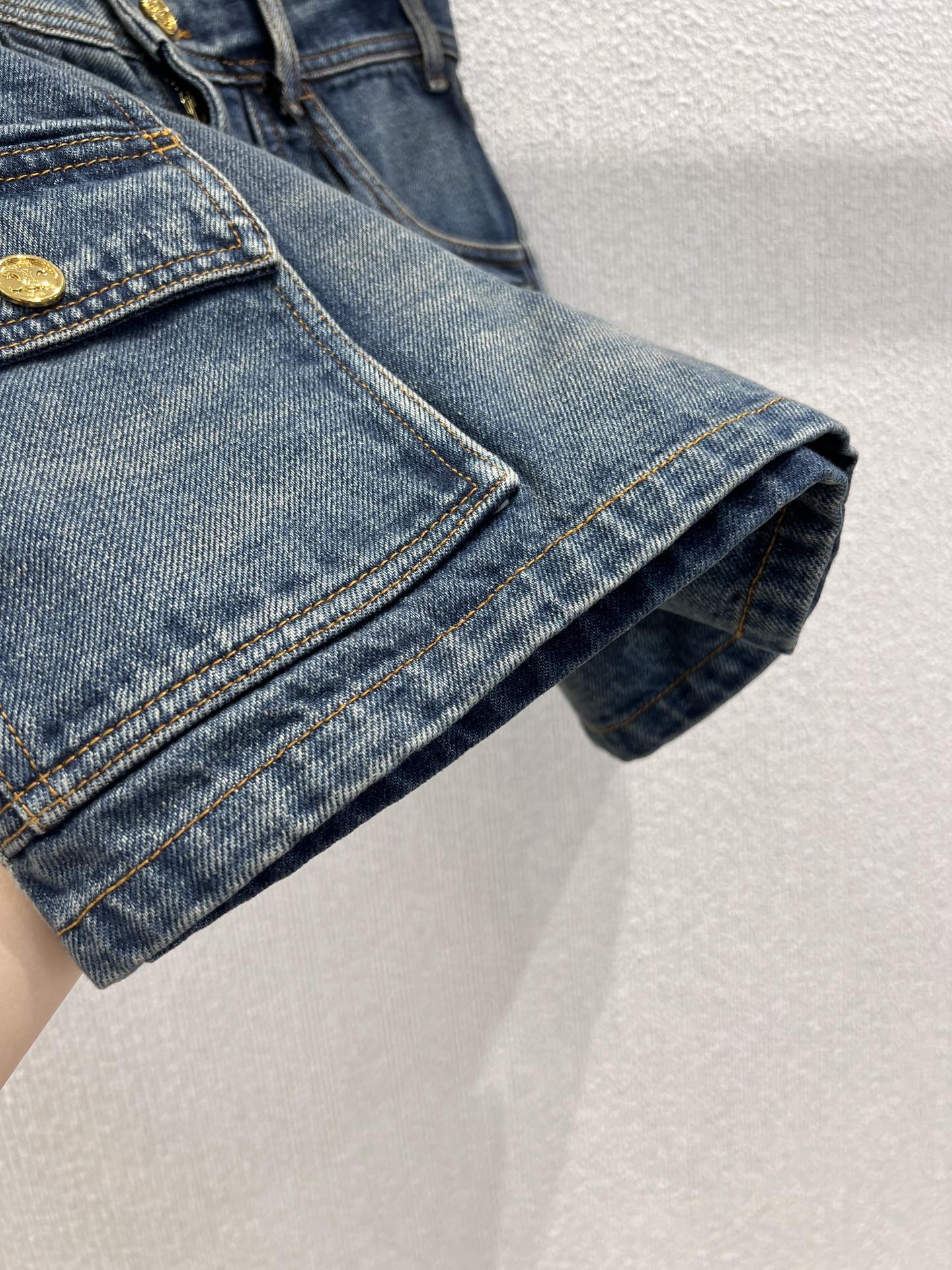 High-Quality Handbag Jeans: Celin 25Fw Autumn Collection, Exclusive Design, Double-Buttoned Penthouse Pants - 图片 7