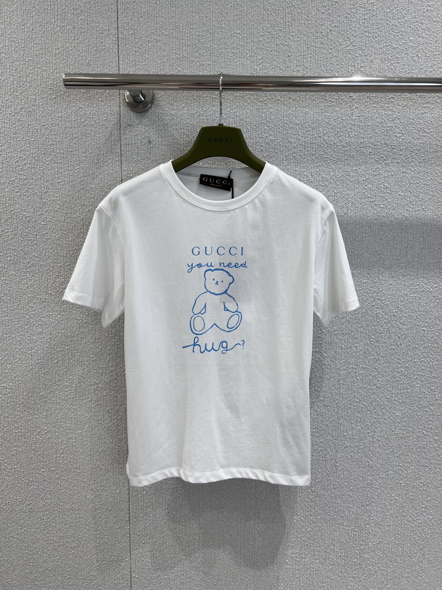 NO:435481,Support replacement Gucc* 25Ss spring and summer new style, children's fun printed round neck short-sleeved T-shirt | Exclusive yb development!  High-end production!  Full of design, clean and refreshing, full of youthful vitality, it's really hard not to love it!  The concave shape is a perfect look. The classic small round neck design is simple and easy to wear. It is eye-catching when walking on the street!  The youthful and energetic feeling is 100% customized fabric with a slight return rate. The texture is super comfortable!  Close your eyes and rush!  S/M/L real photos, gucci, T-shirt, tees, t-shirt, alexander wang19860909支持换款 Gucc* 25Ss春夏新款 童趣印花圆领短袖T恤丨独家yb开发！高版出品！设计感十足 干净又清爽 满满的青春活力 真的狠难不爱啊！凹起造型来妥妥的好看经典的小圆领设计简洁好穿 走在街上吸睛度满分！青春又活力的感觉穿出街回头率百分百定制面料 质感超级舒适！都给我闭眼冲！现货发售S/M/L实拍细节图,,gucci,T-shirt,tees，t-shirt,alexander wang,Women's clothing