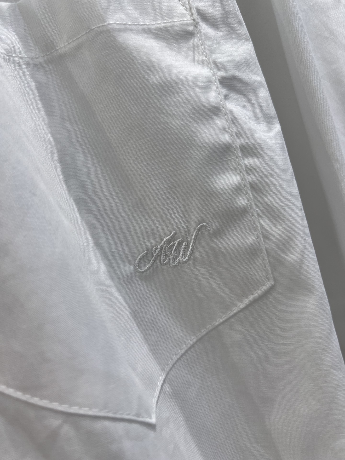 High-Quality Key-Chained Long-Sleeve Shirt by Alexander Wang for Fall – New Collection! - 图片 5