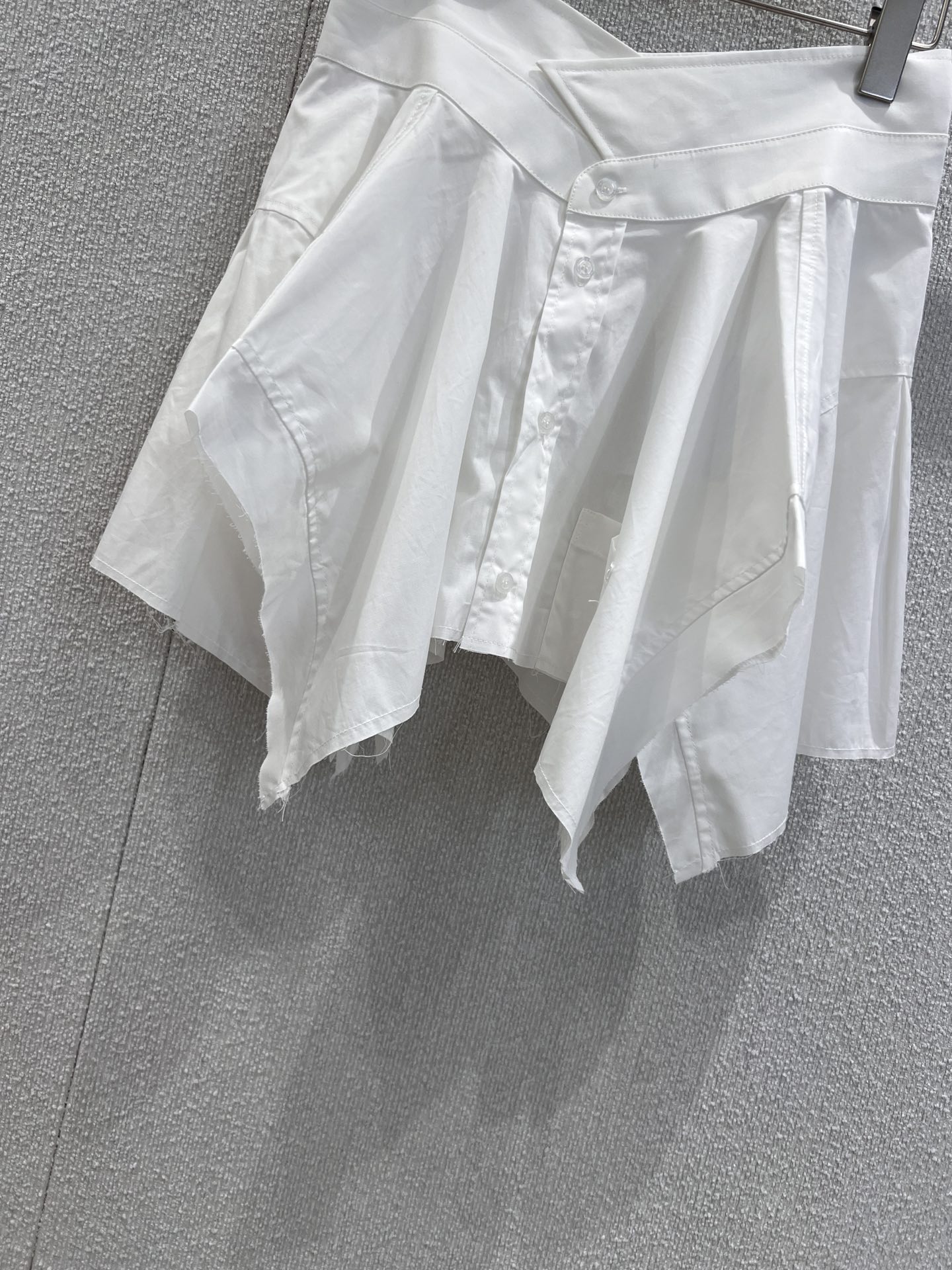 High-Waisted Sports Semi-Skirt: Alexander Wang 25SS Collection Highlights Quality and Style - 图片 6